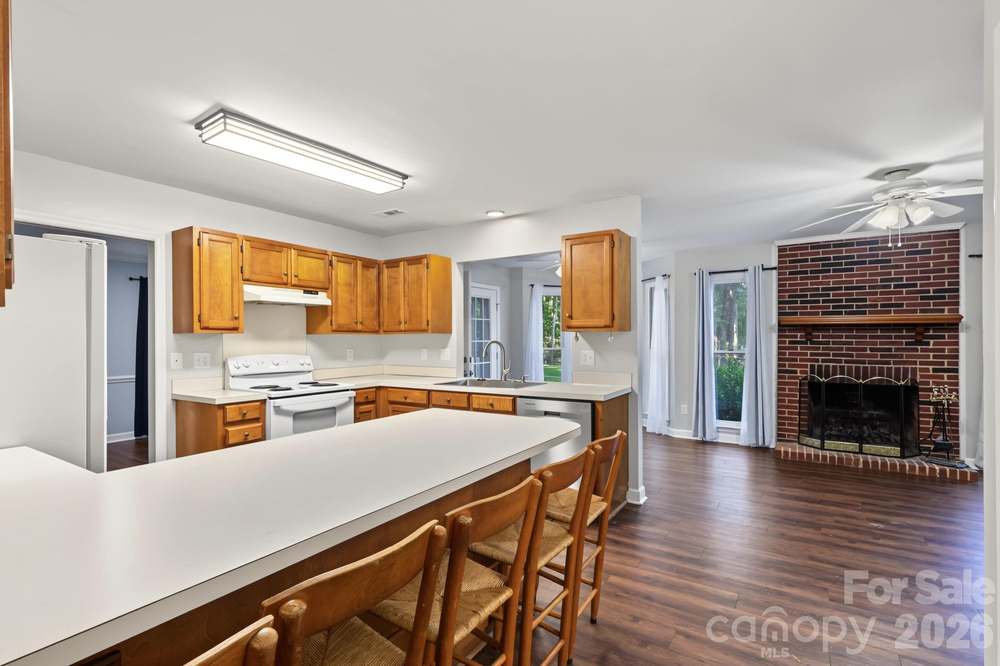 13820 Portpatrick Lane 221 Property Photo 7