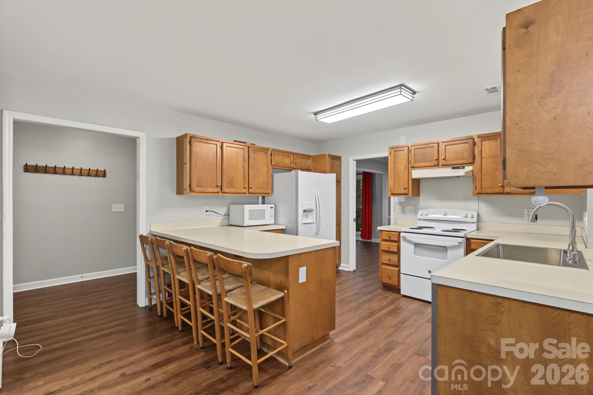 13820 Portpatrick Lane 221 Property Photo 8