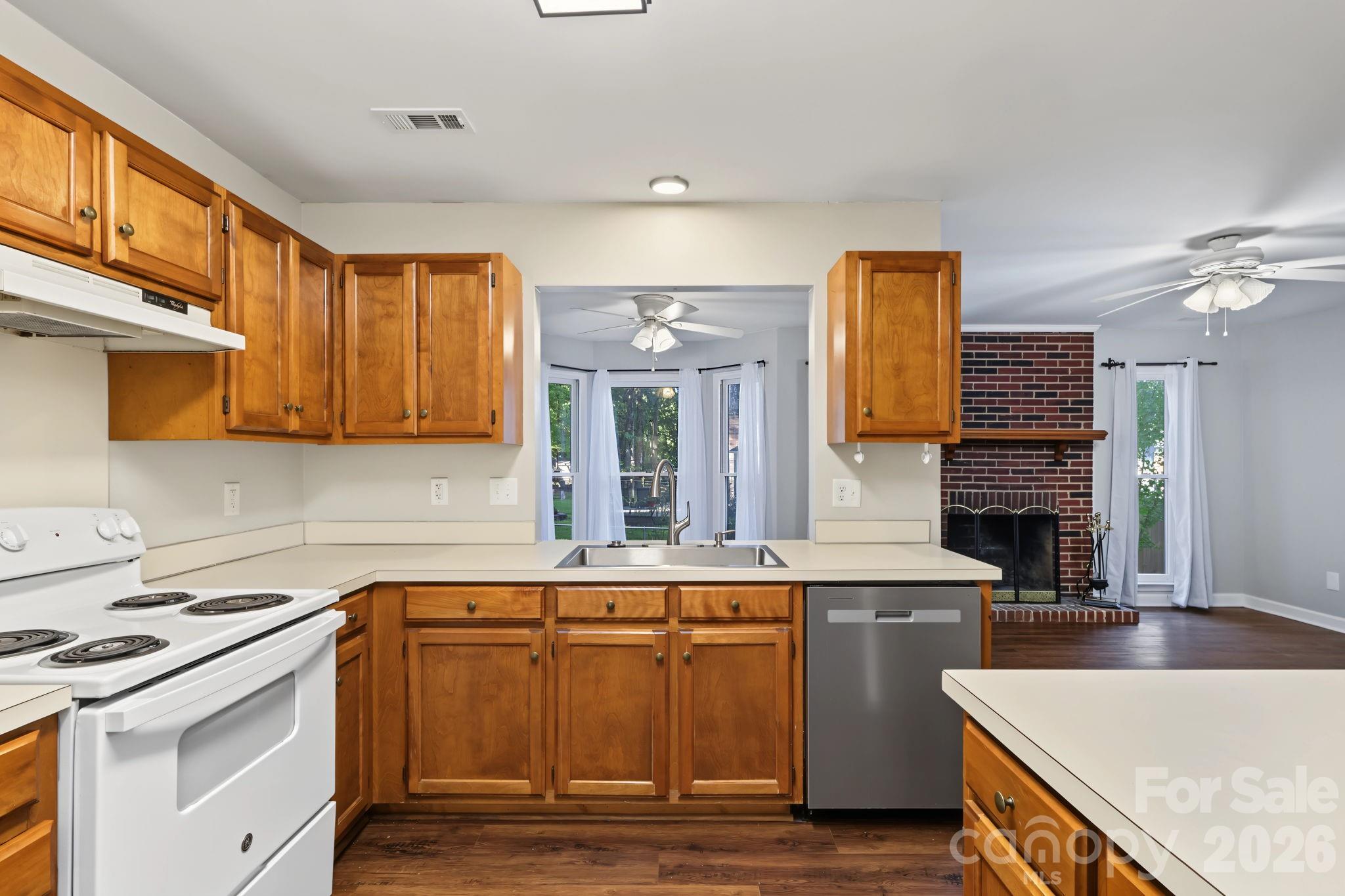 13820 Portpatrick Lane 221 Property Photo 10