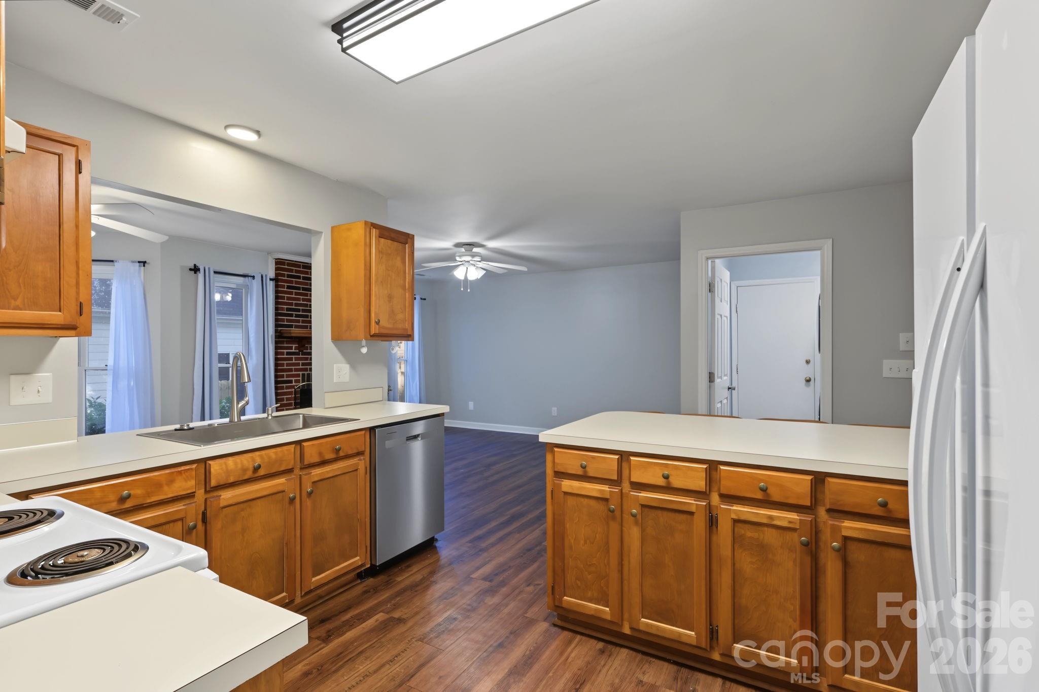 13820 Portpatrick Lane 221 Property Photo 11