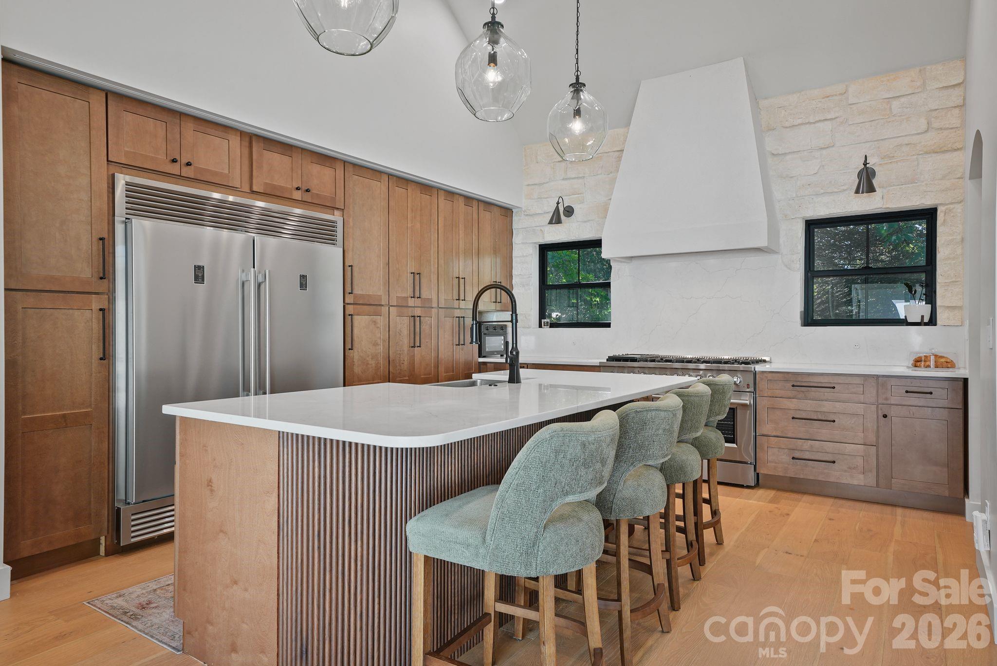 419 Clay Street Property Photo 5