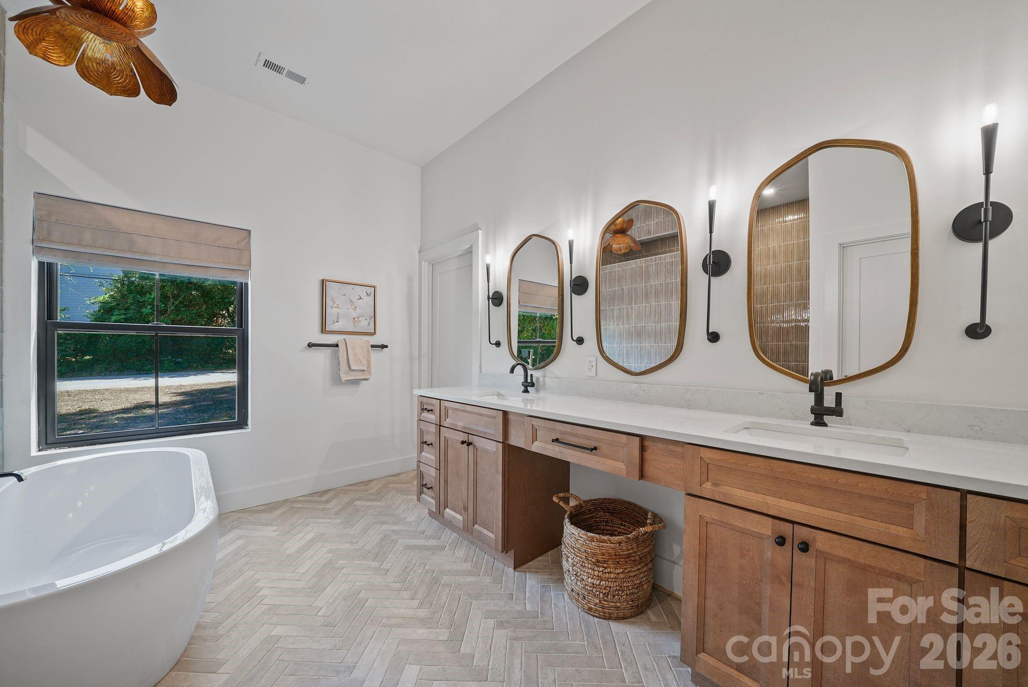 419 Clay Street Property Photo 16
