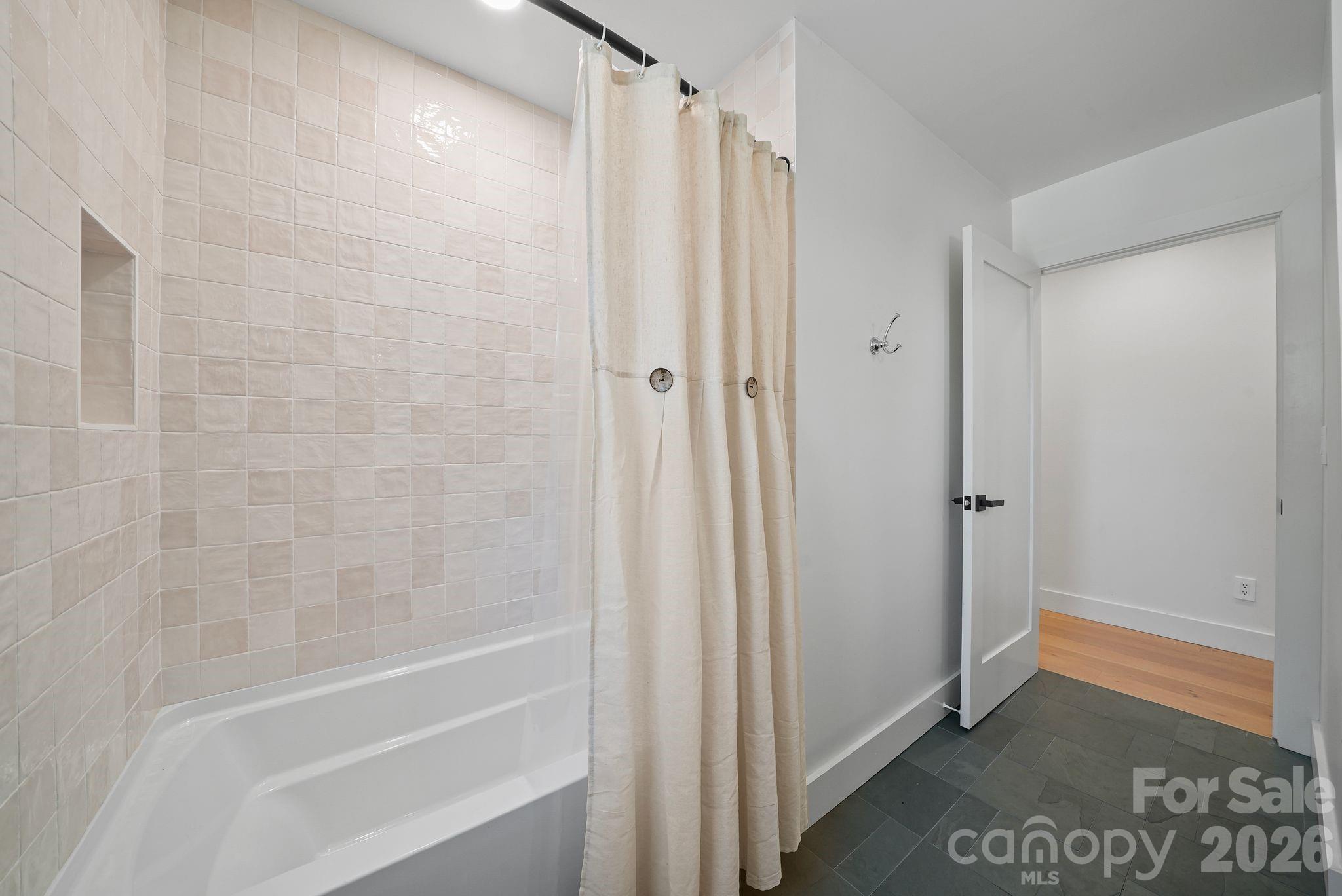 419 Clay Street Property Photo 23