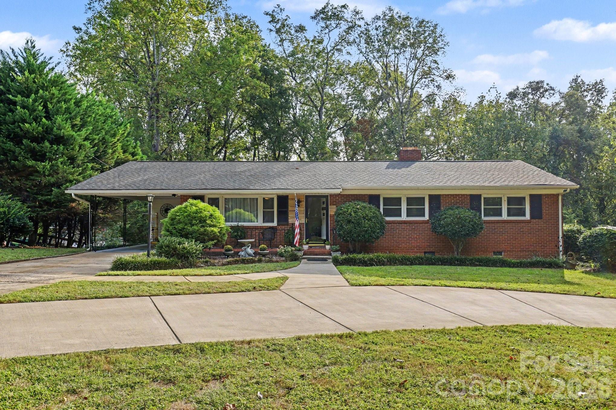 1910 Wildwood Road Property Photo 1