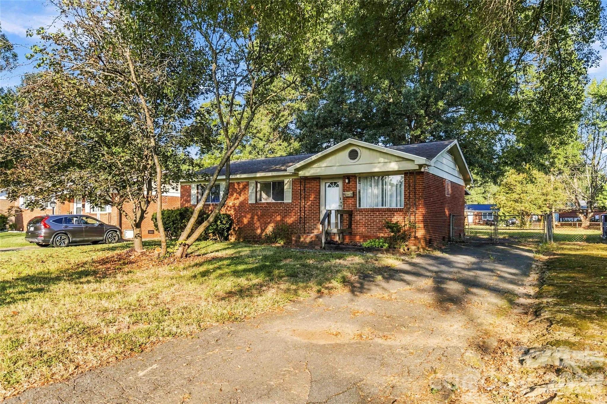 4629 Monmouth Drive Property Photo 1