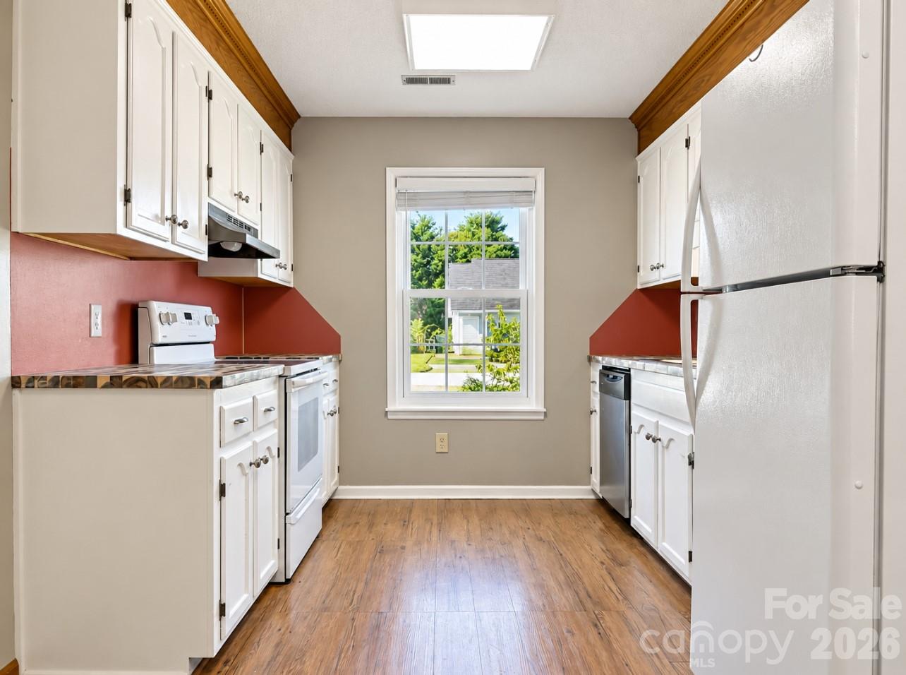 1062 Farm Pond Lane Property Photo 7