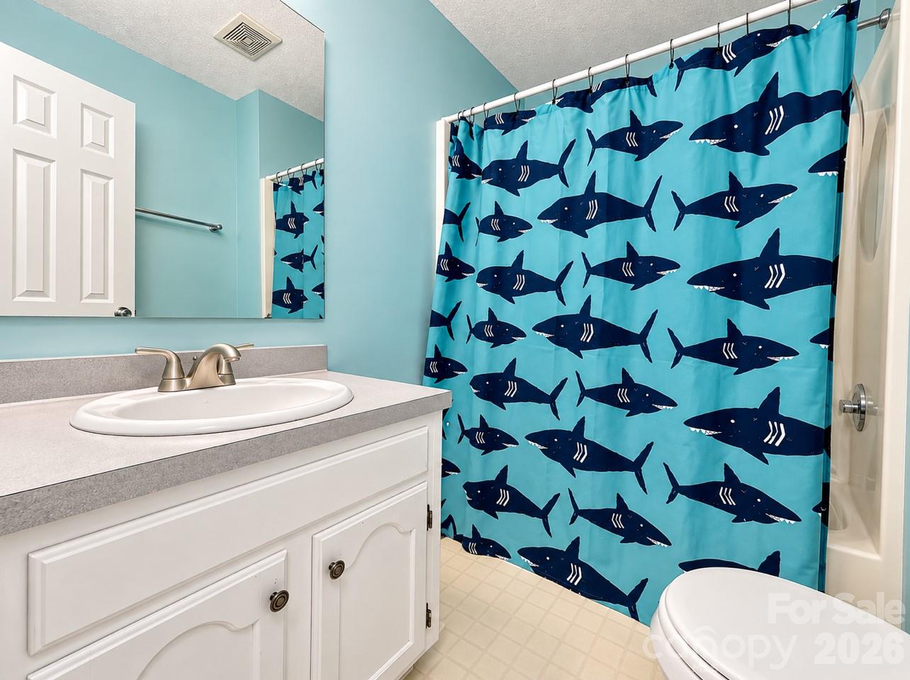 1062 Farm Pond Lane Property Photo 11