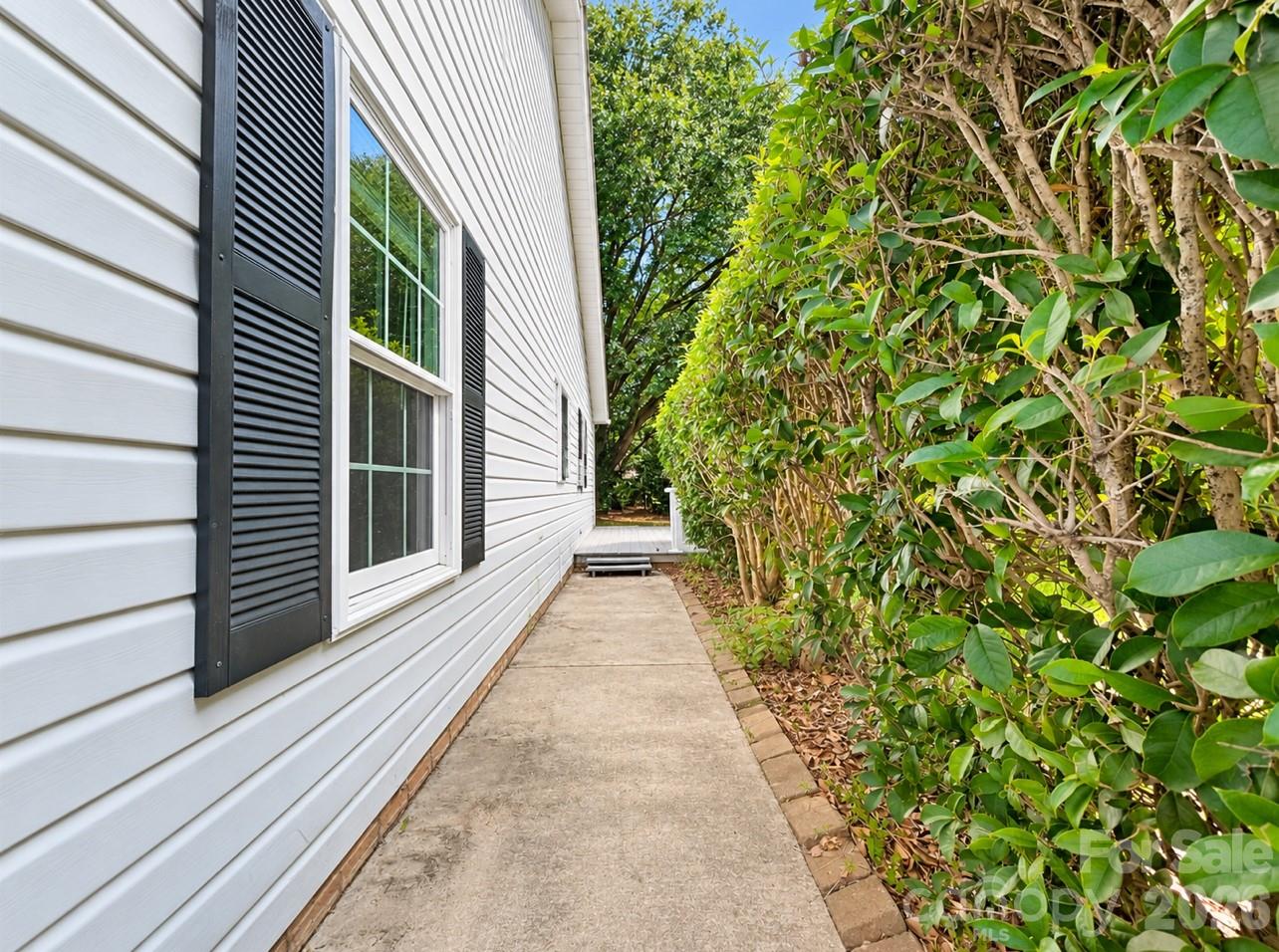 1062 Farm Pond Lane Property Photo 15
