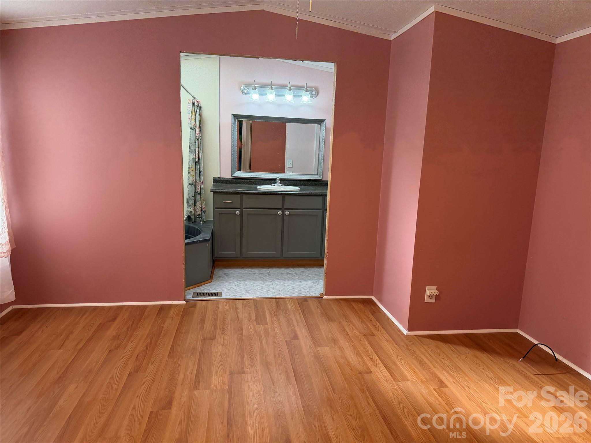 1025 29th Street Place Property Photo 6