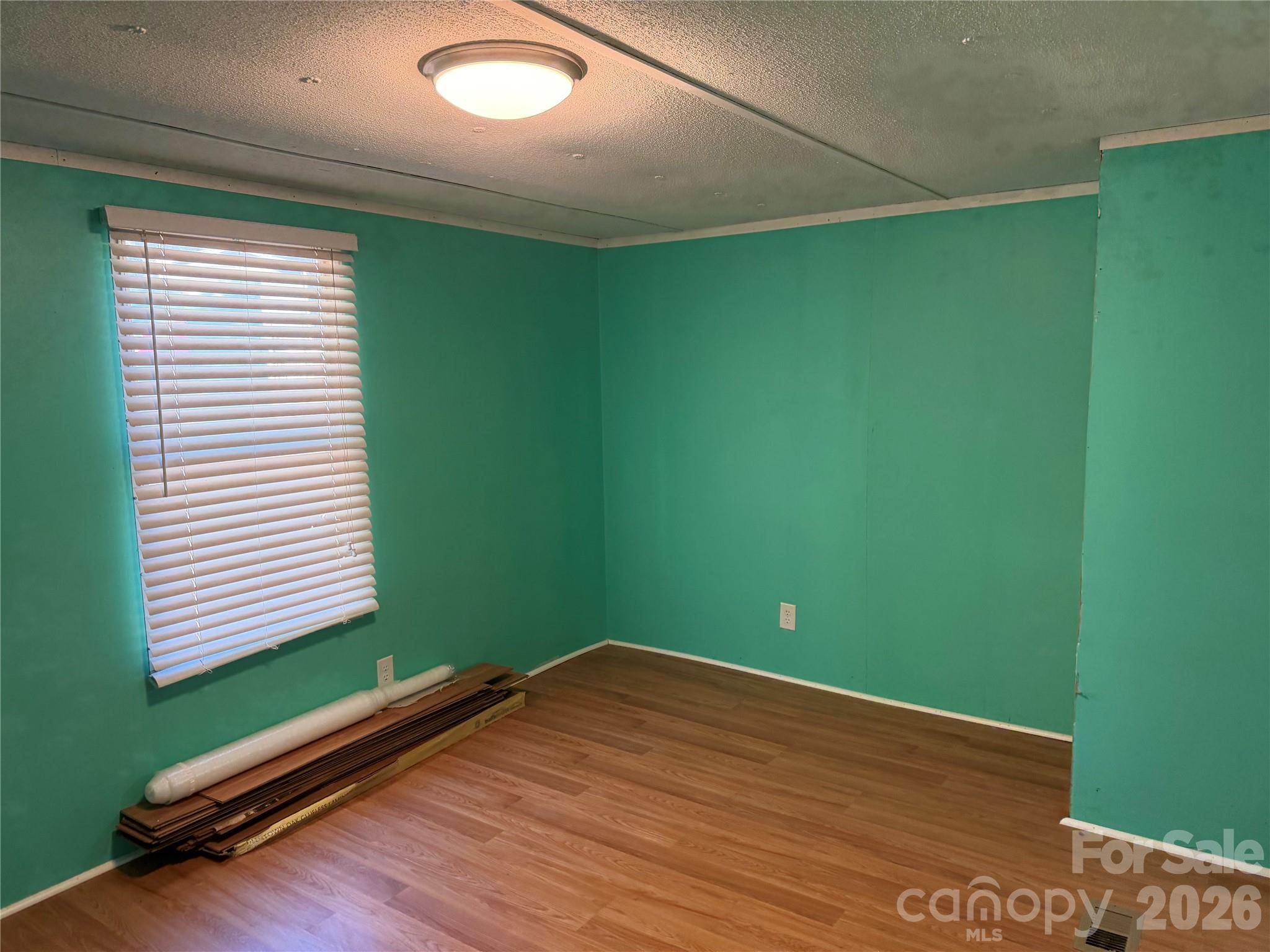 1025 29th Street Place Property Photo 10