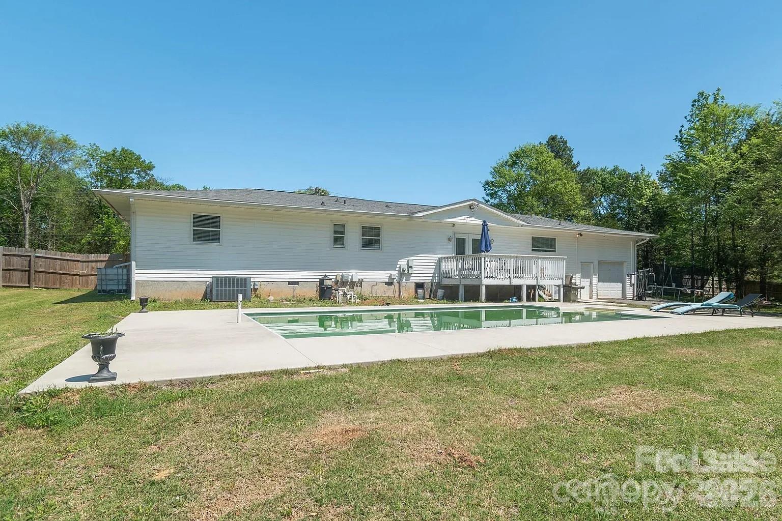 4427529 Property Photo 2