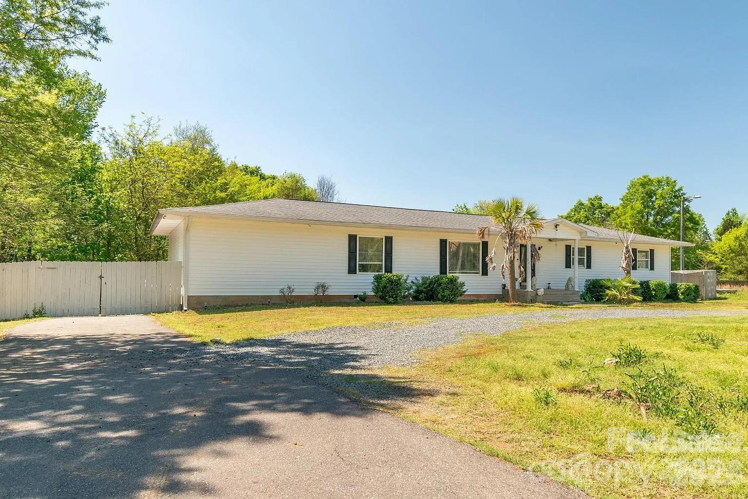 4427529 Property Photo 4