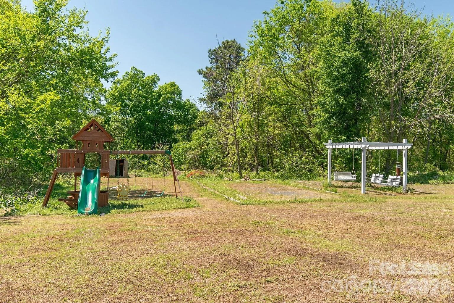 4427529 Property Photo 37