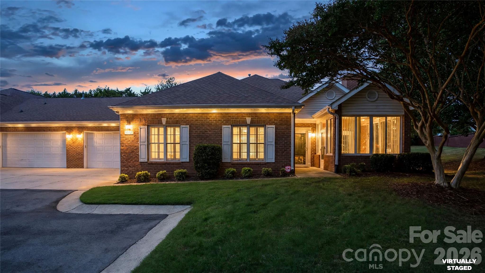 10925 Oakside Court Property Photo 1