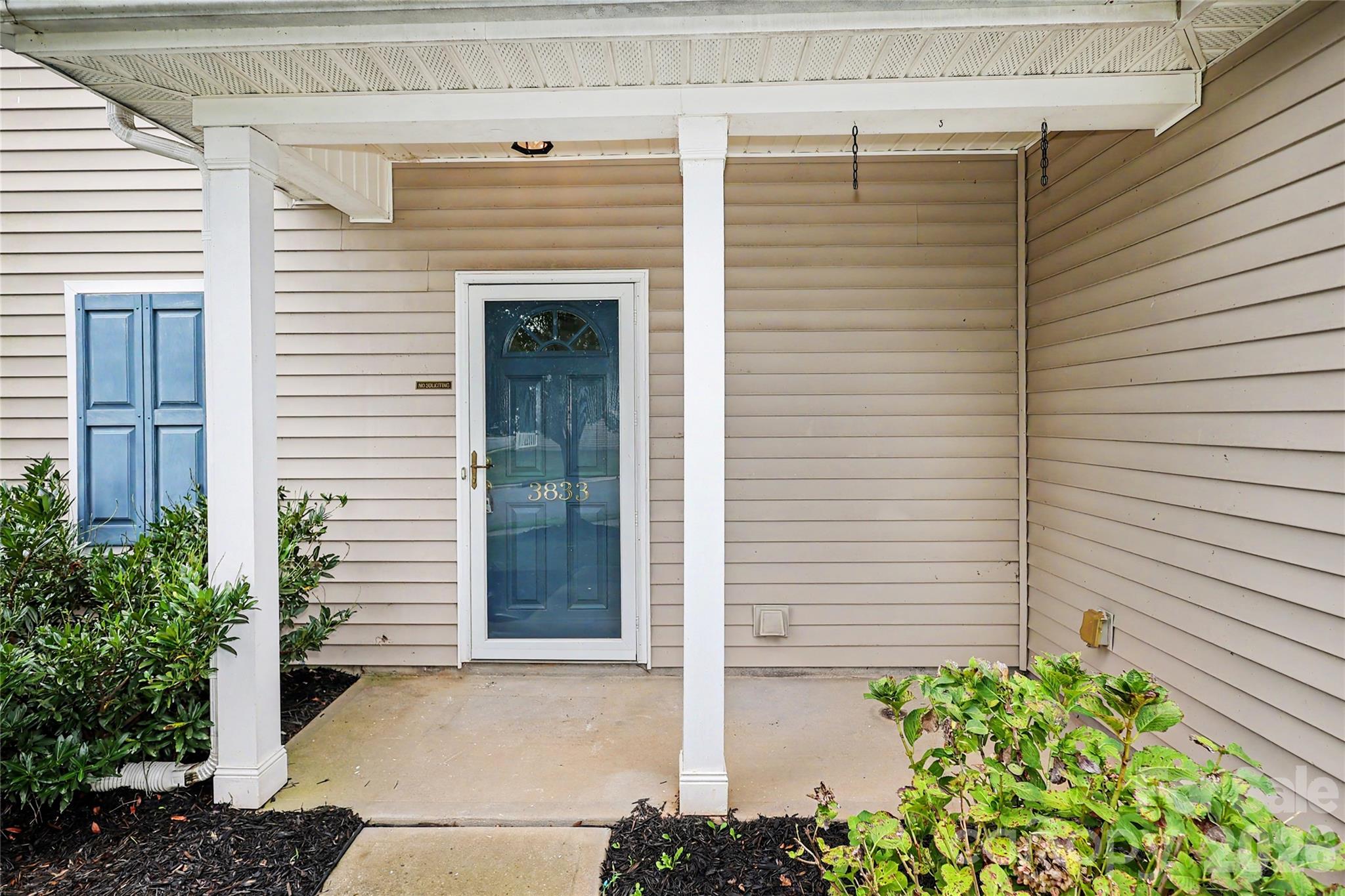 3833 Catawba Creek Drive Property Photo 3