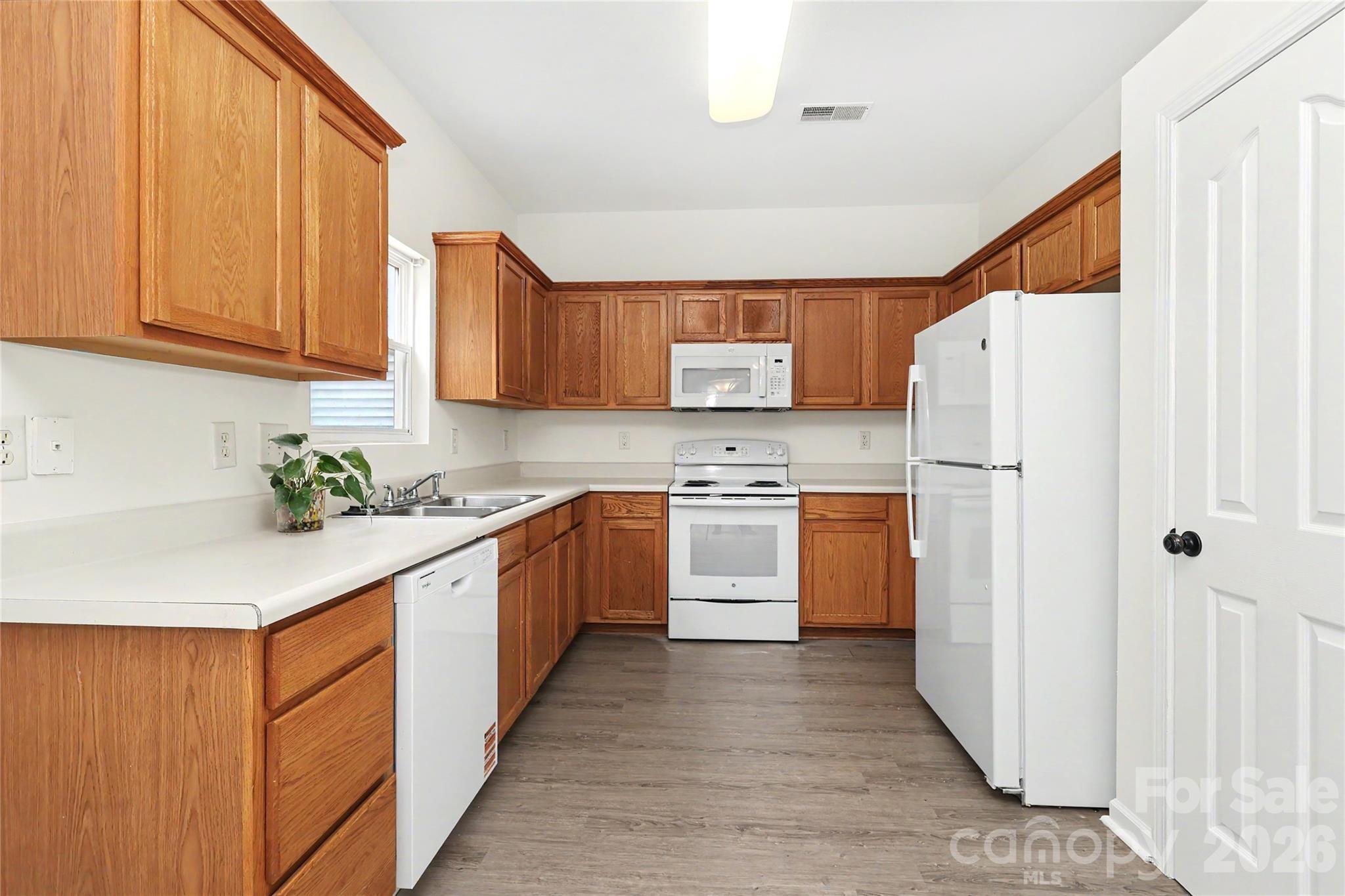 3833 Catawba Creek Drive Property Photo 10