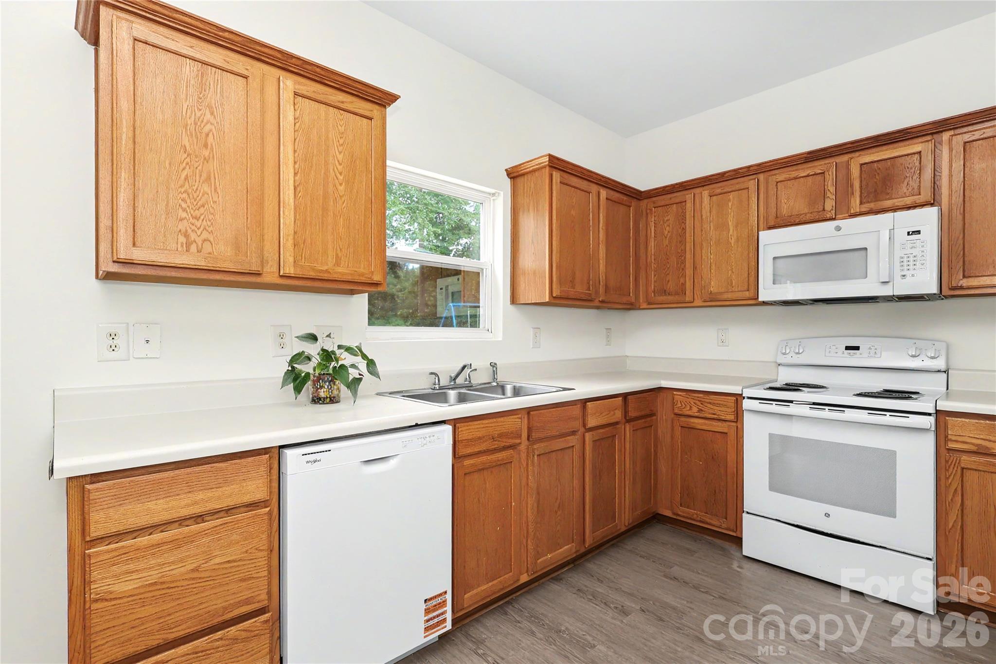 3833 Catawba Creek Drive Property Photo 11