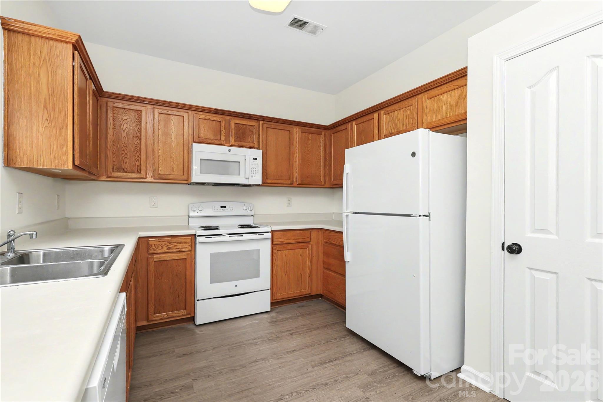 3833 Catawba Creek Drive Property Photo 12