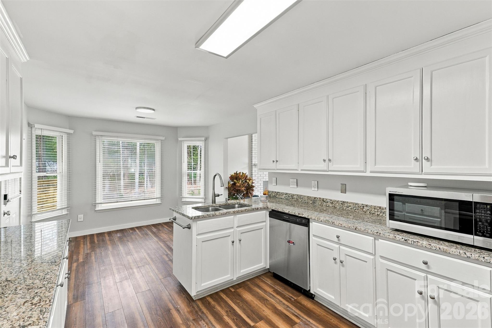 3000 Faircroft Way Property Photo 10
