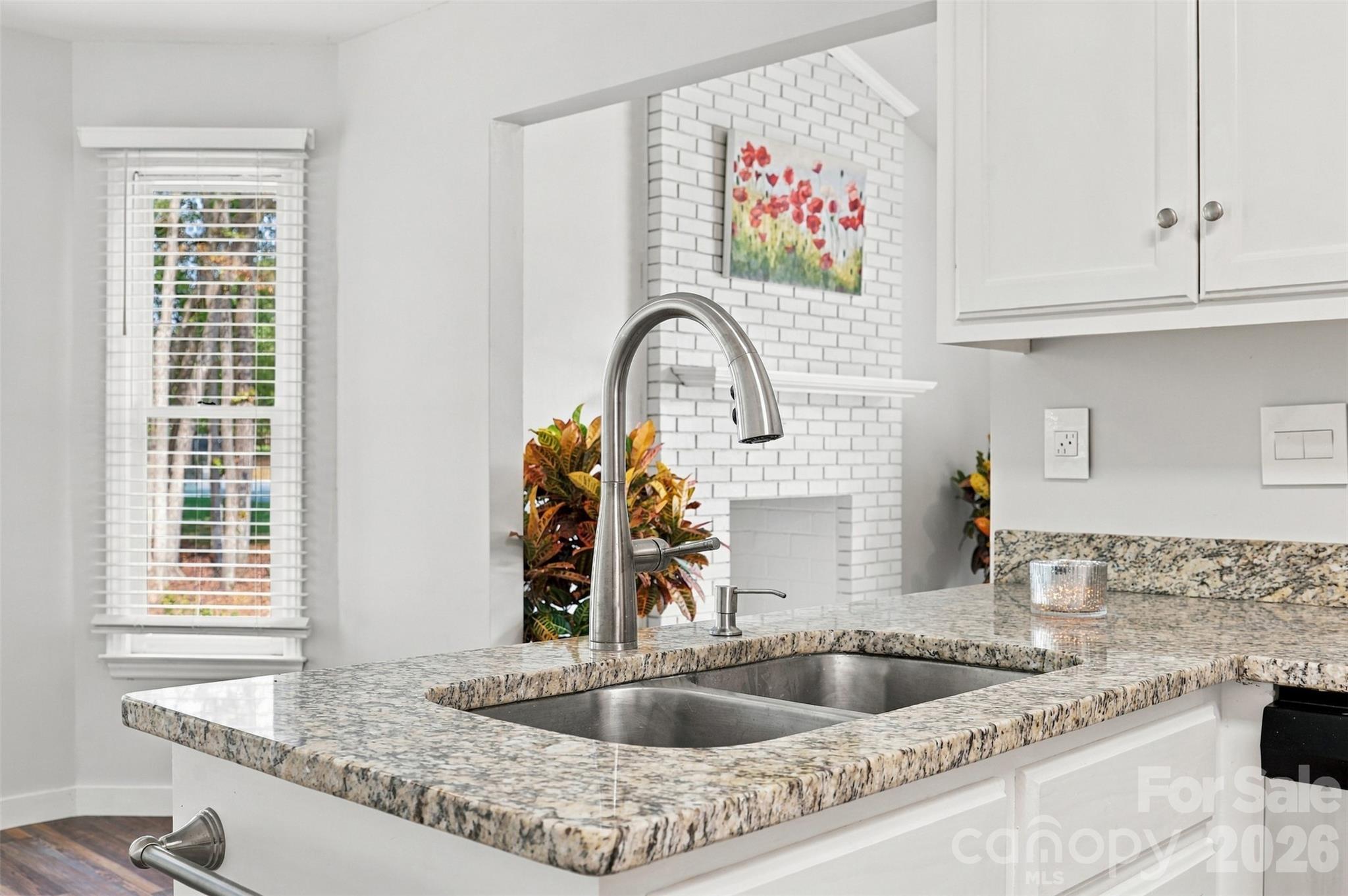 3000 Faircroft Way Property Photo 11