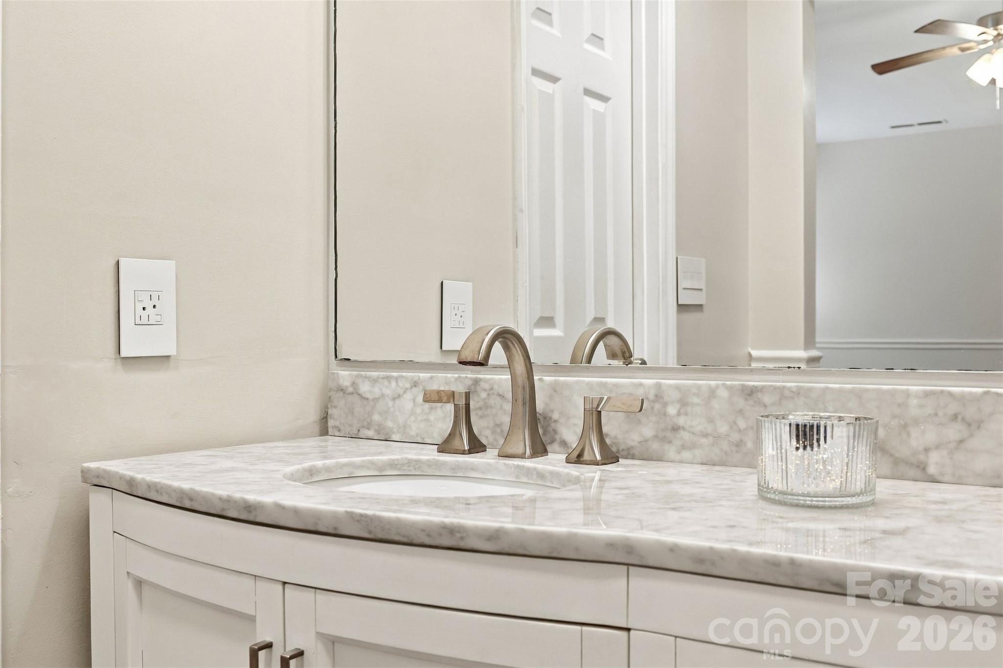 3000 Faircroft Way Property Photo 17