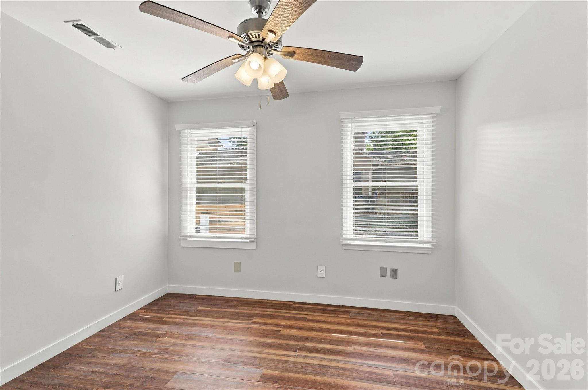 3000 Faircroft Way Property Photo 20