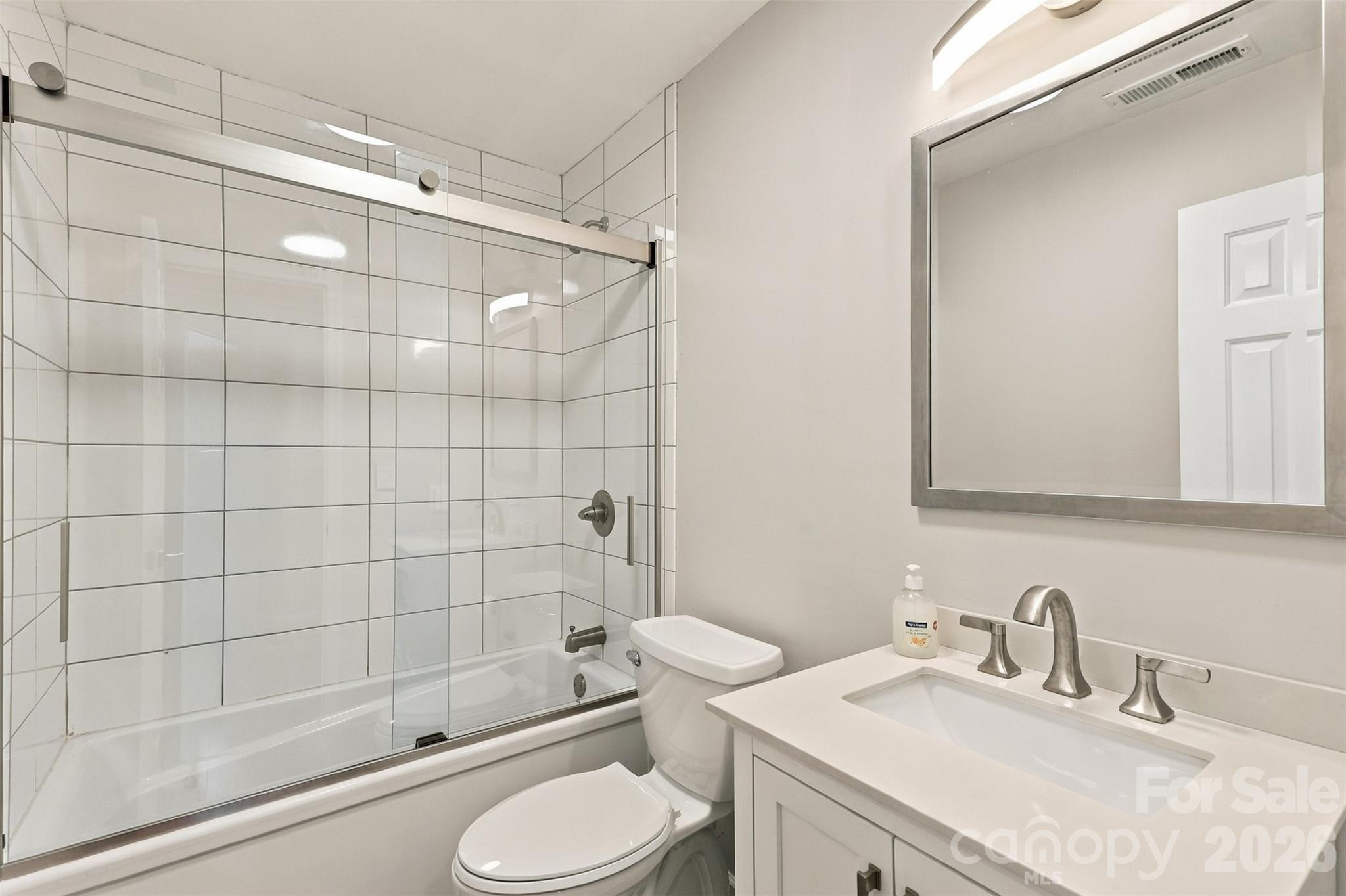 3000 Faircroft Way Property Photo 22