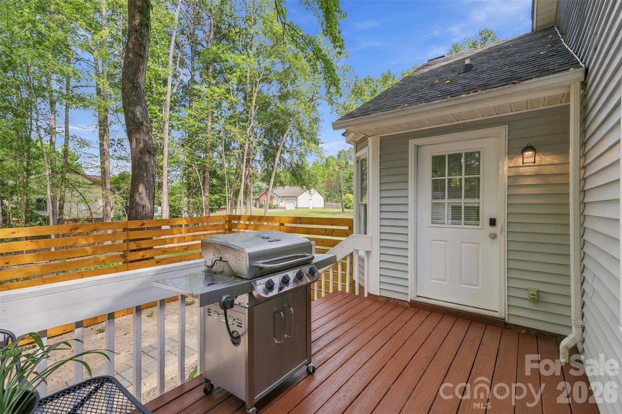 3000 Faircroft Way Property Photo 25