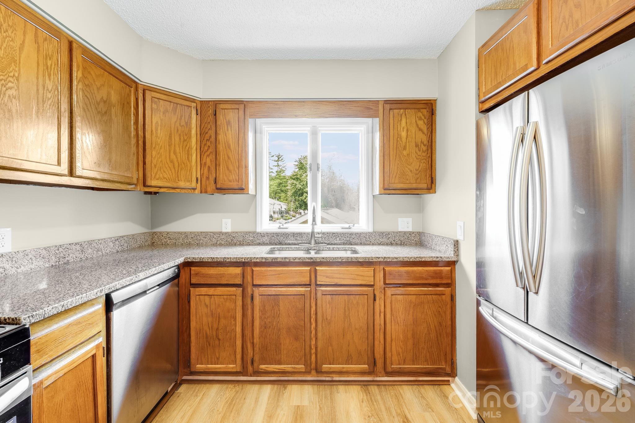 341 N Britton Creek Drive Property Photo 10