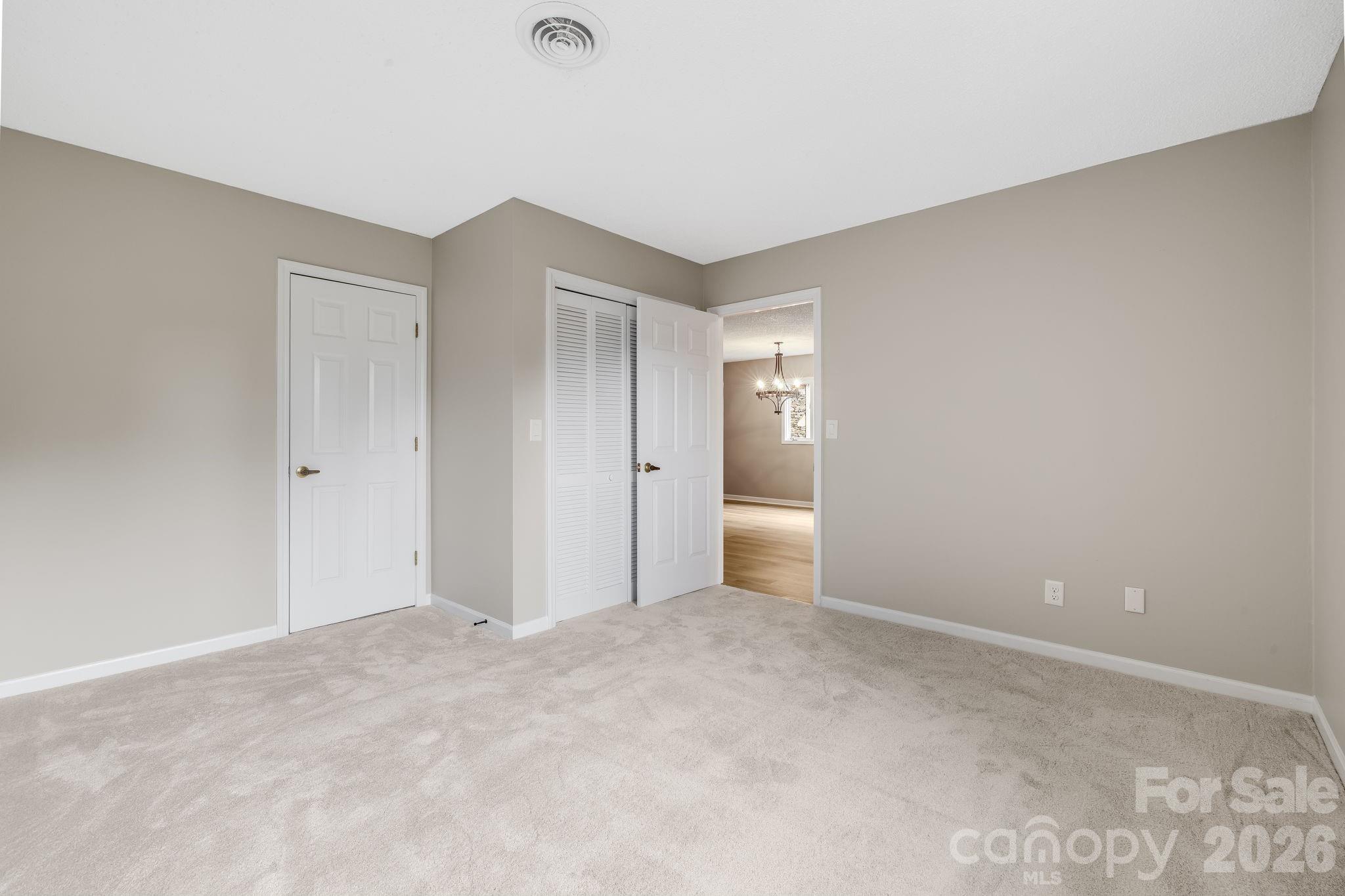 341 N Britton Creek Drive Property Photo 17
