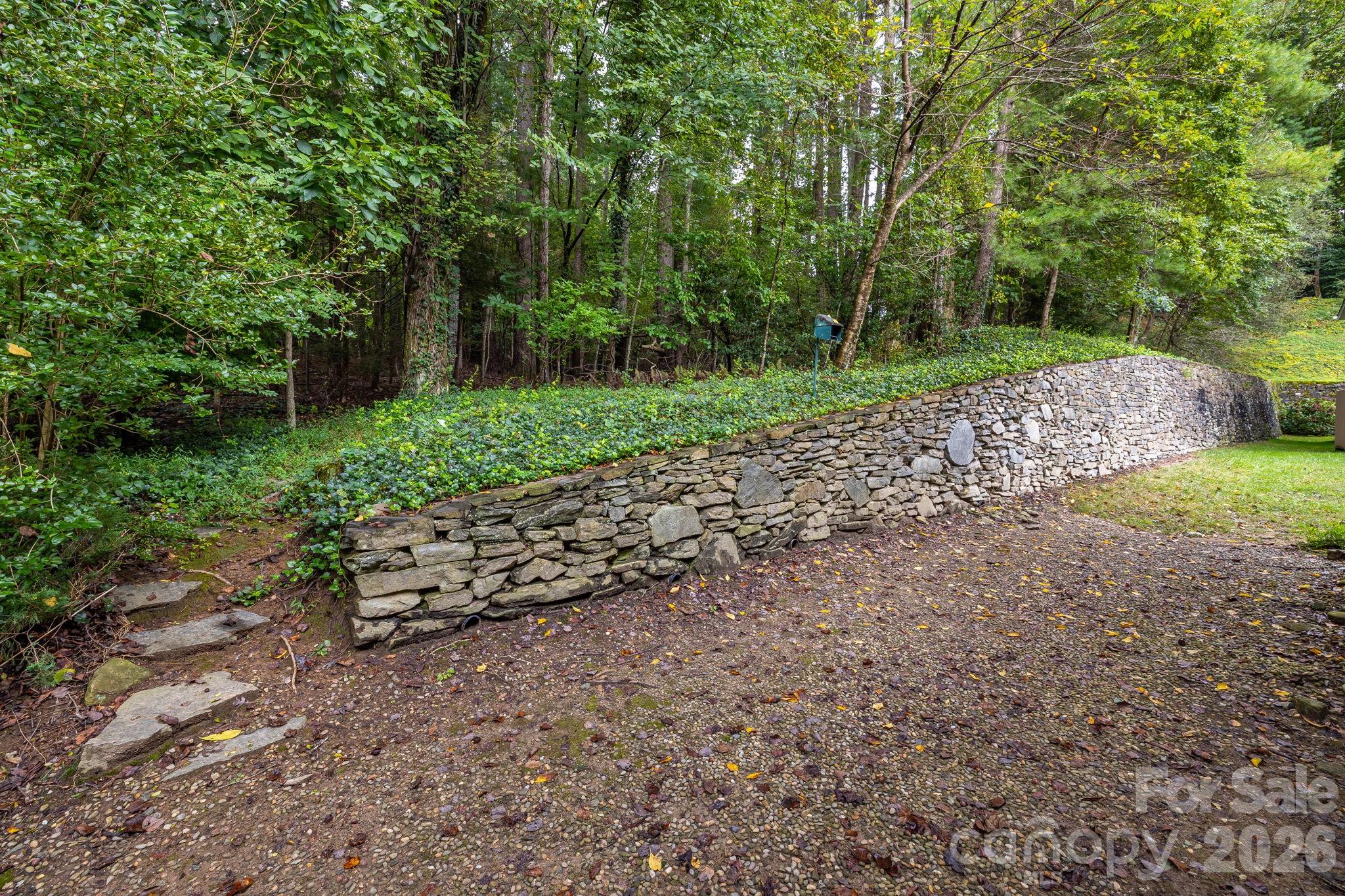 341 N Britton Creek Drive Property Photo 28