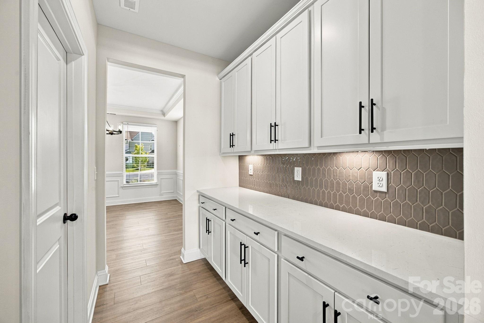 2020 Embassy Court Property Photo 7