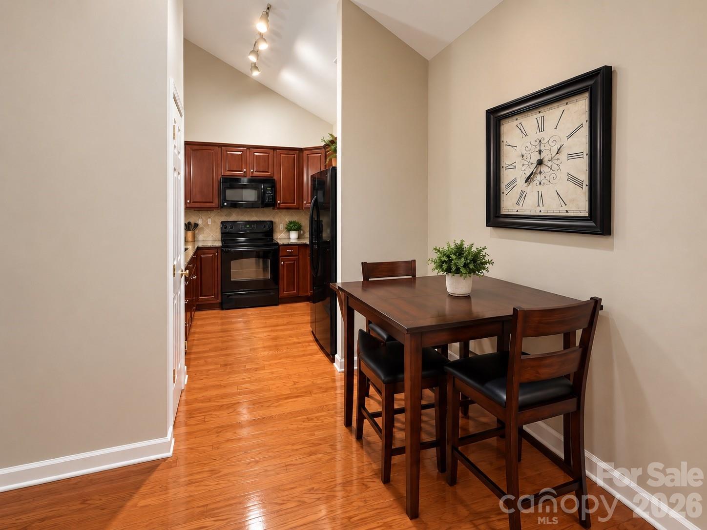 416 Collingswood Drive Property Photo 6