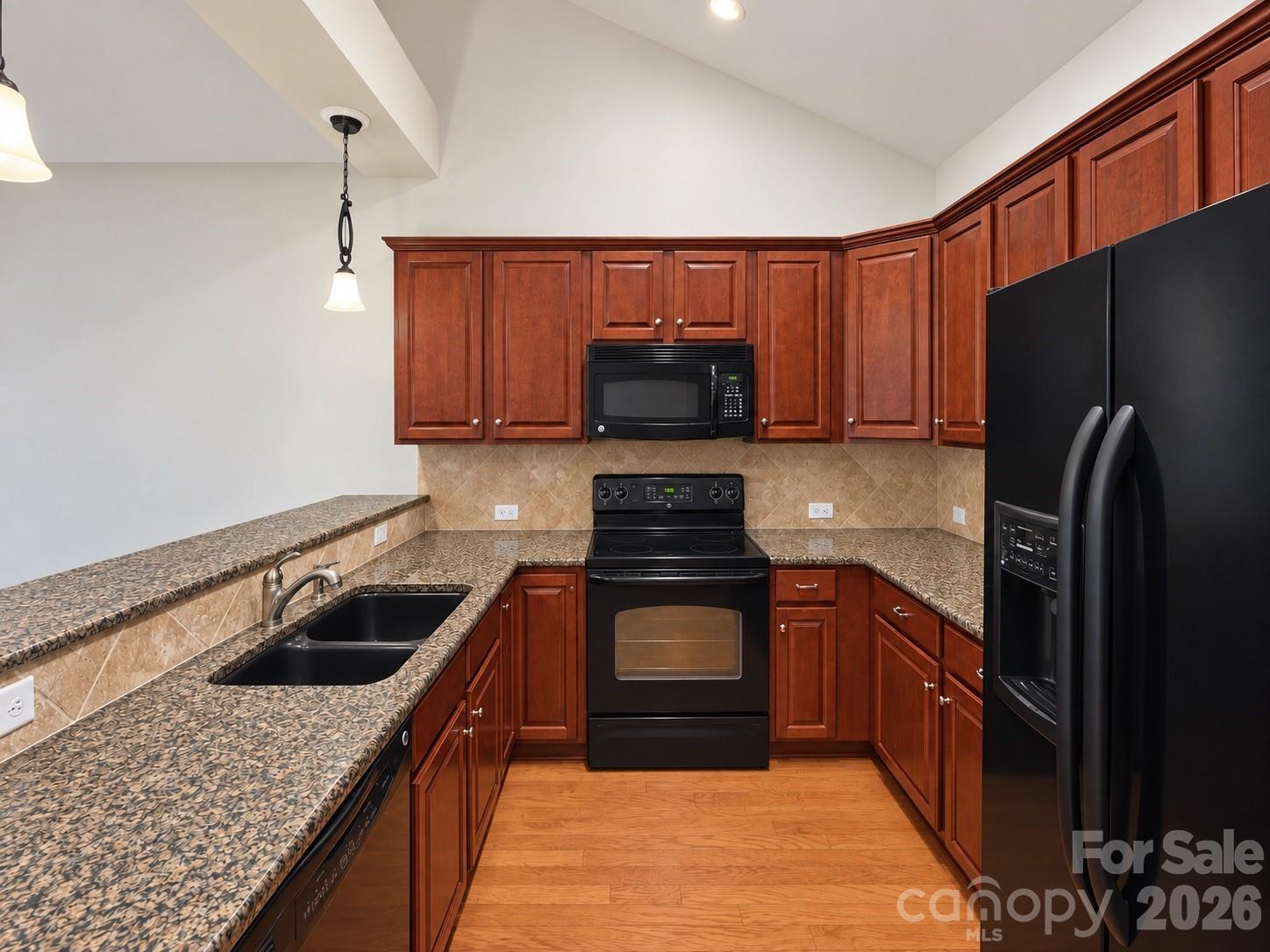 416 Collingswood Drive Property Photo 10