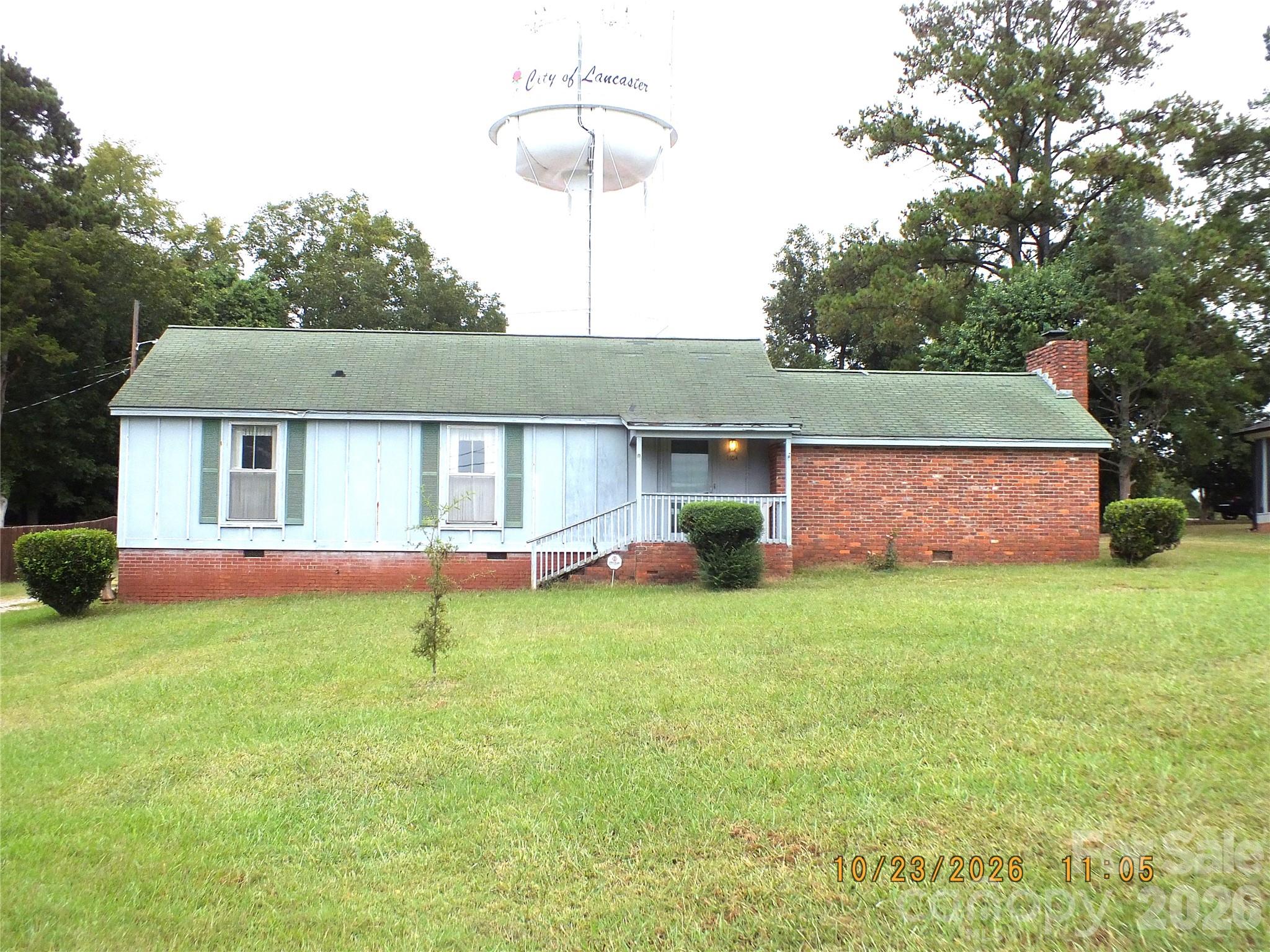 1104 Crestfield Drive Property Photo 1