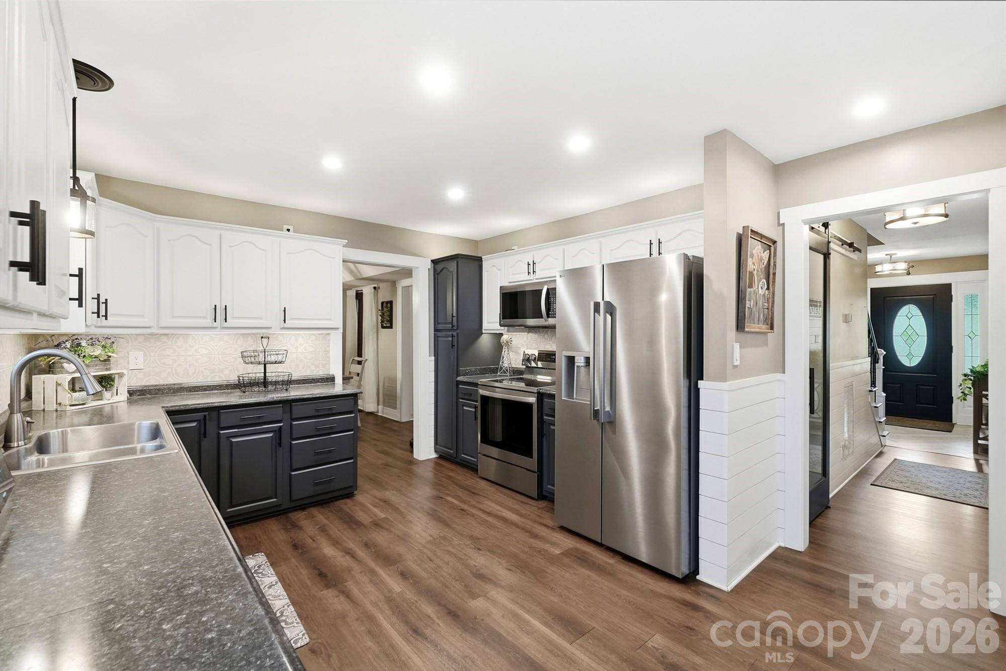 8866 Oldenburg Drive Property Photo 11
