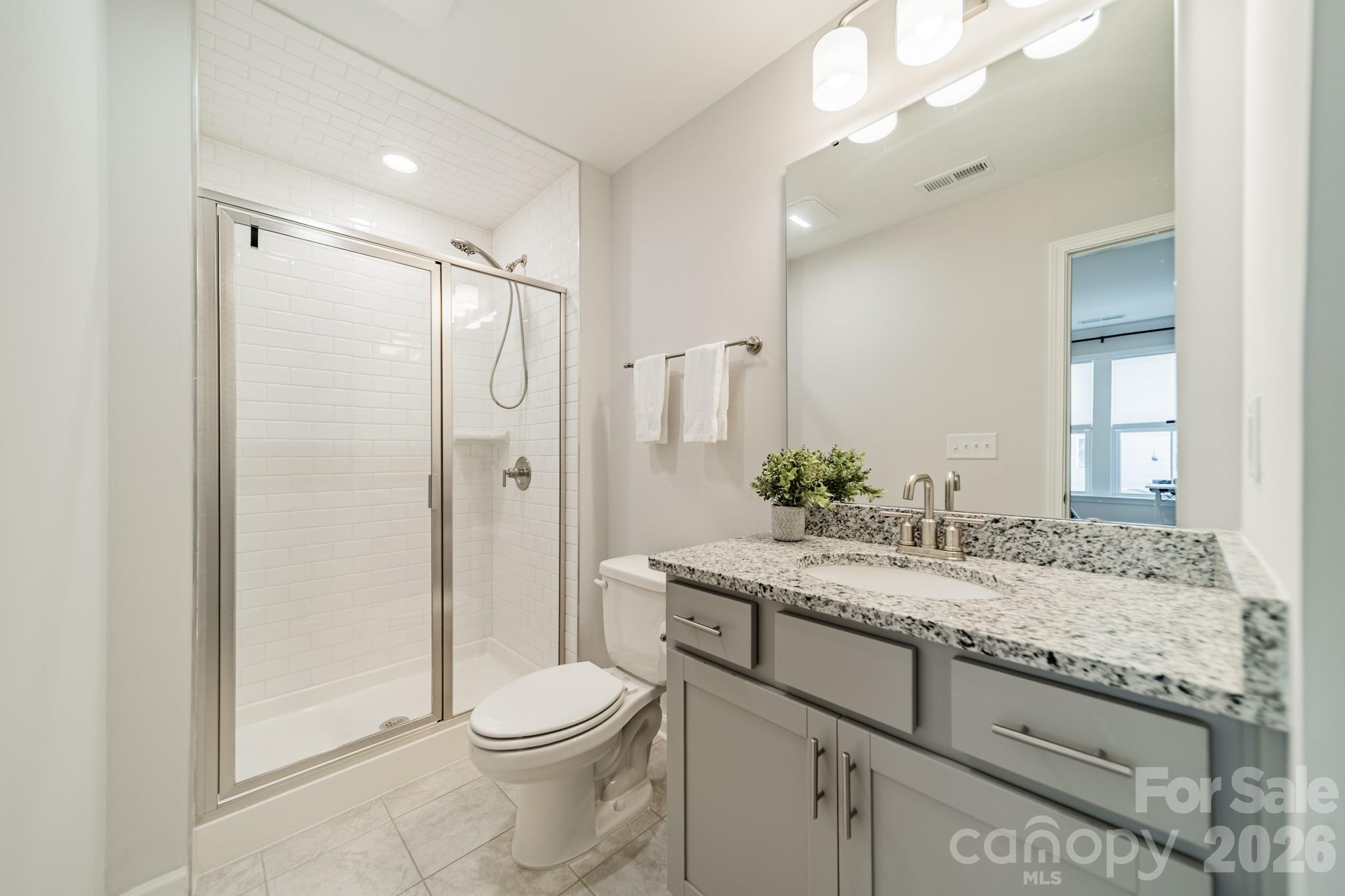 4040 Hidden Oaks Drive Property Photo 4