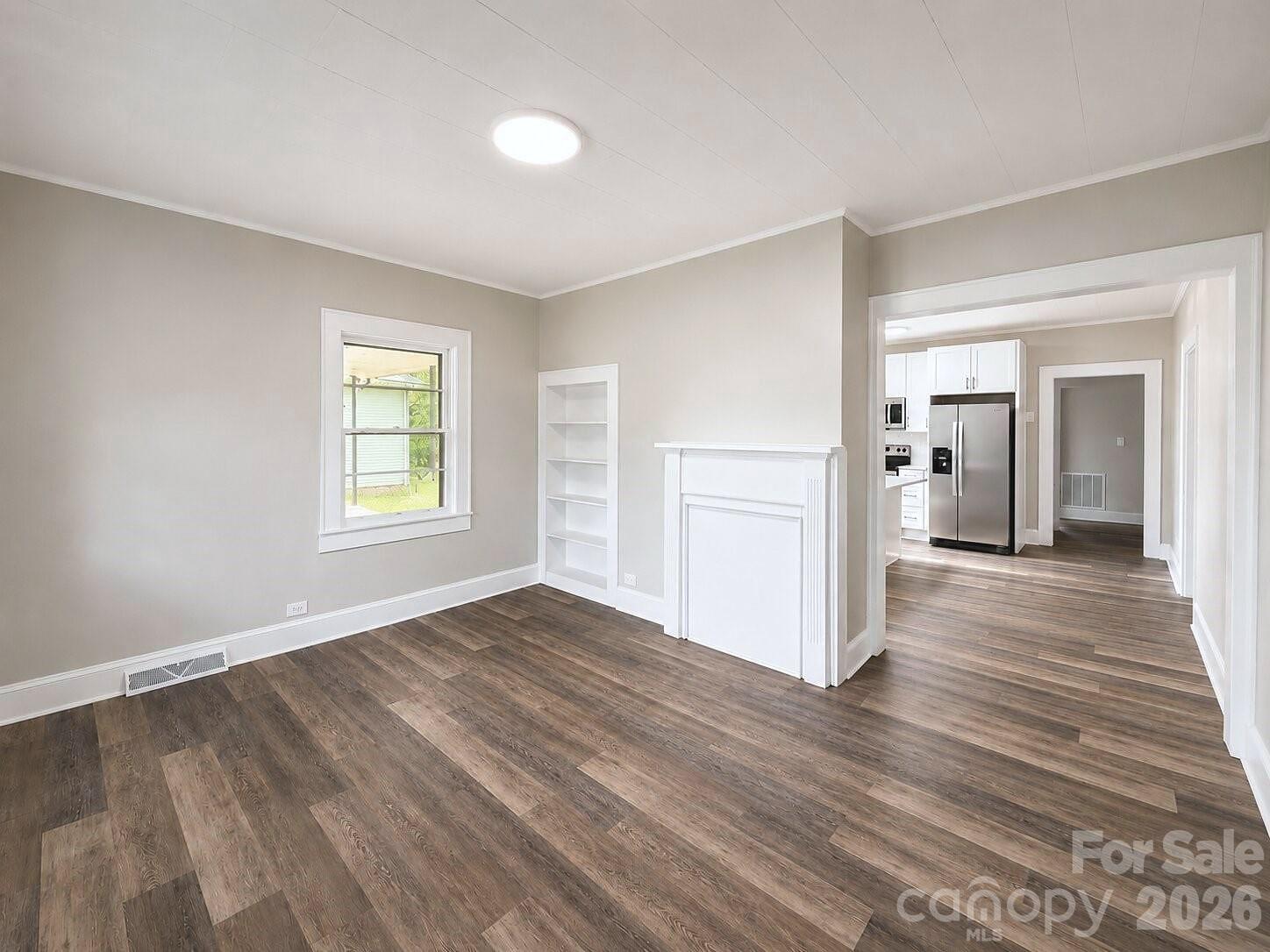 113 Mountain View Street Property Photo 5