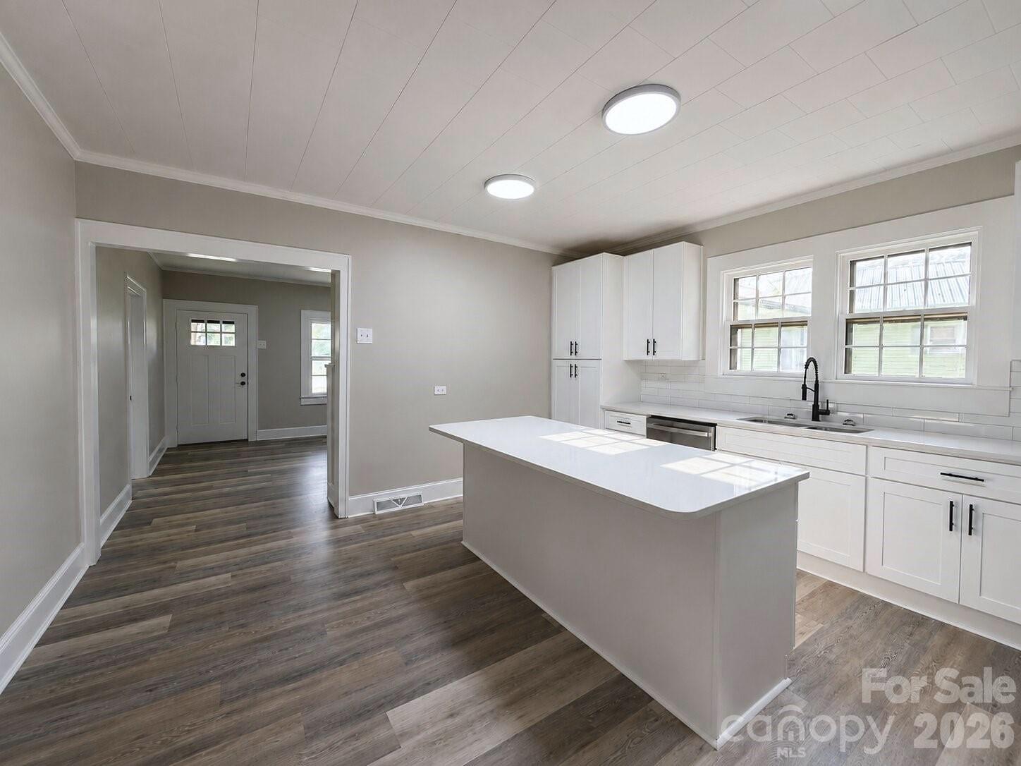 113 Mountain View Street Property Photo 12