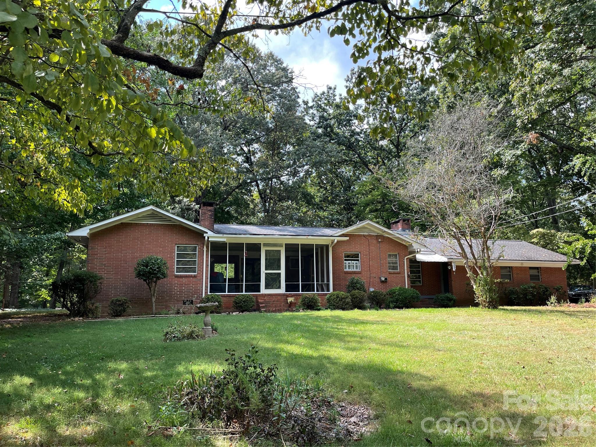 521 Courtney Lane Property Photo 2