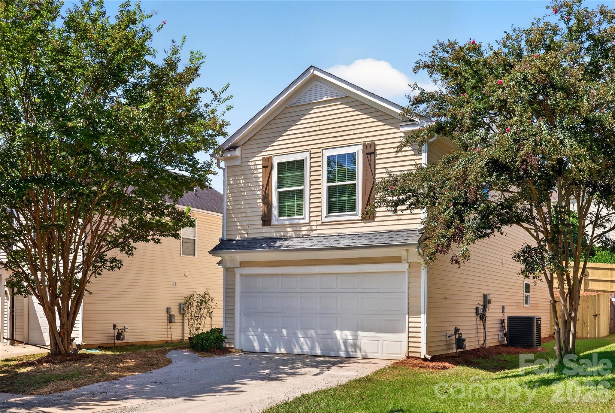 2629 Stream Bank Drive Property Photo 2
