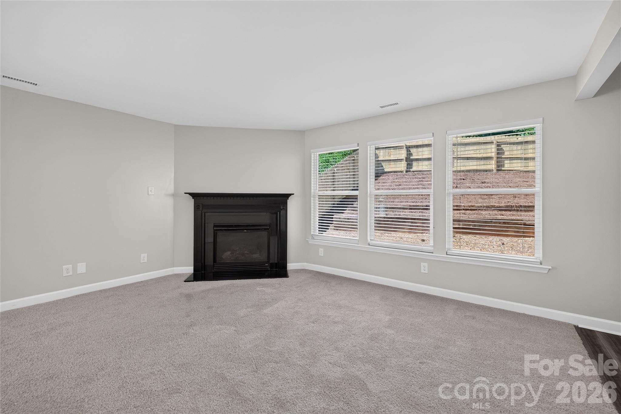 2629 Stream Bank Drive Property Photo 8
