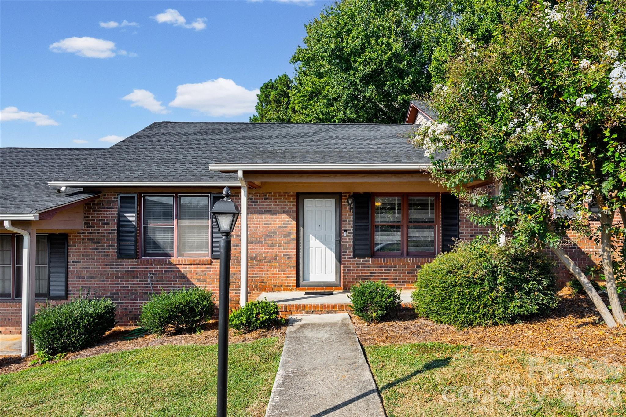 147 Glenwood Drive Unit B Property Photo 1