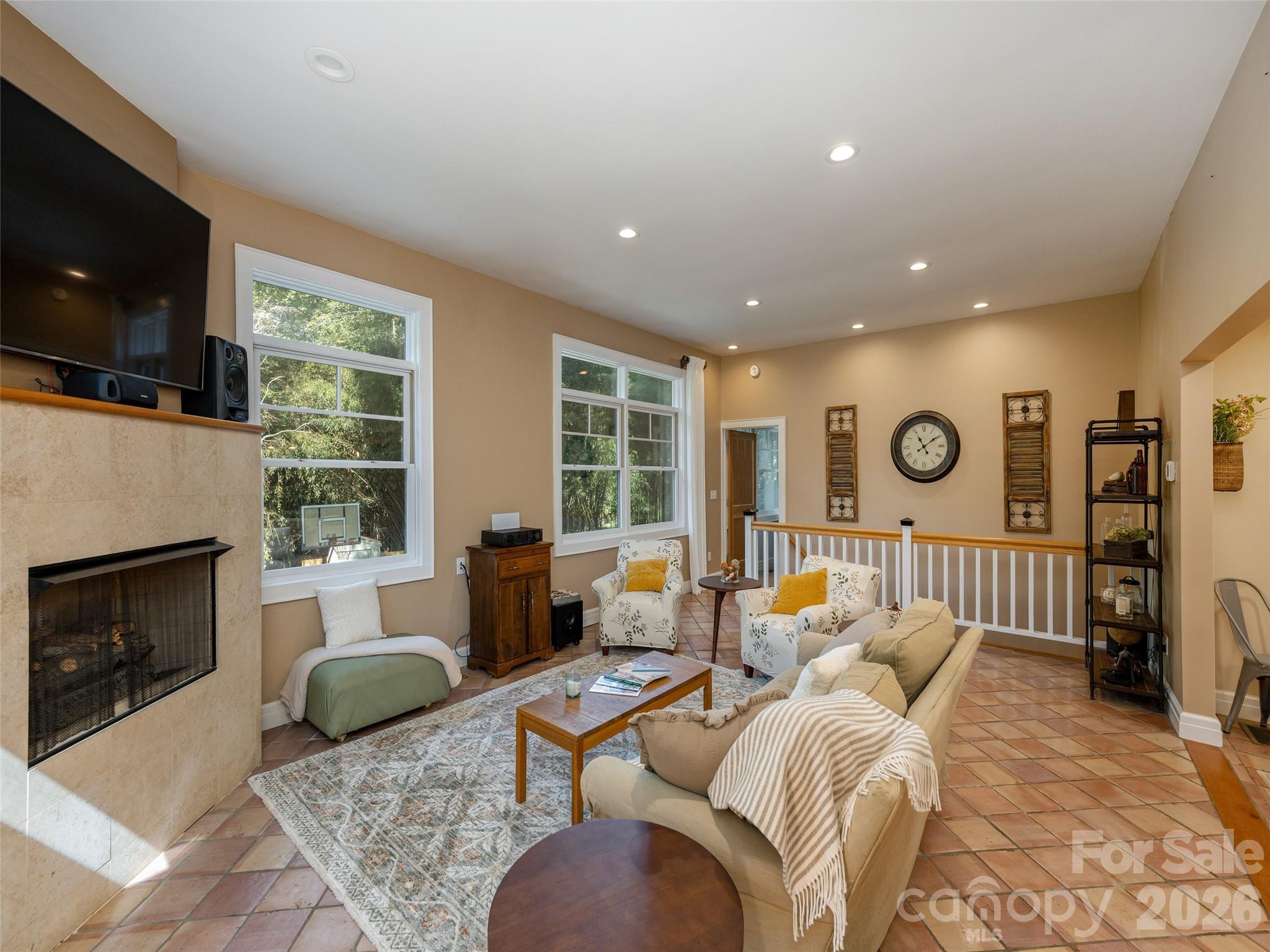 275 S Rugby Road Property Photo 9