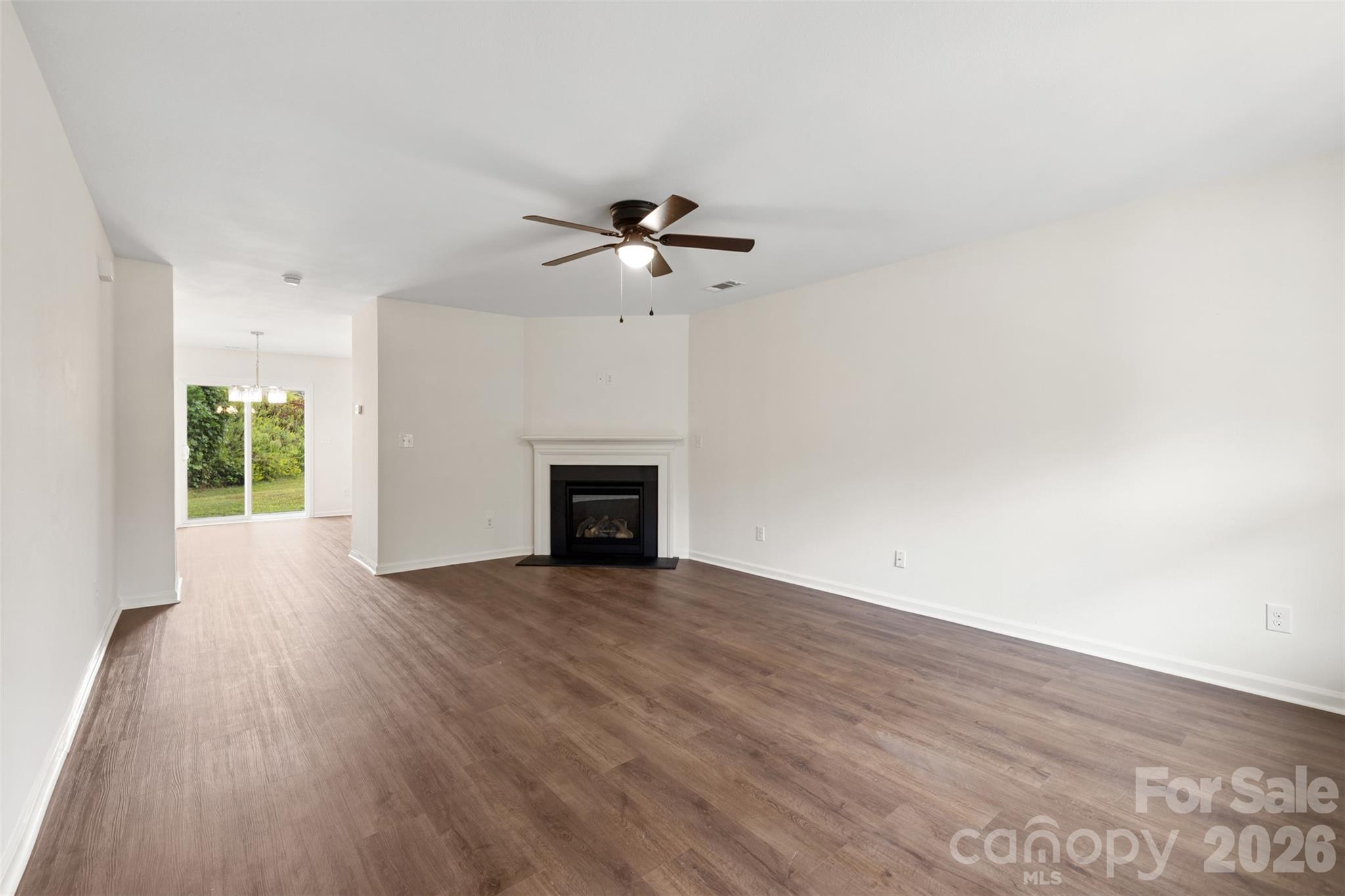 2824 Easton Knoll Drive Property Photo 3