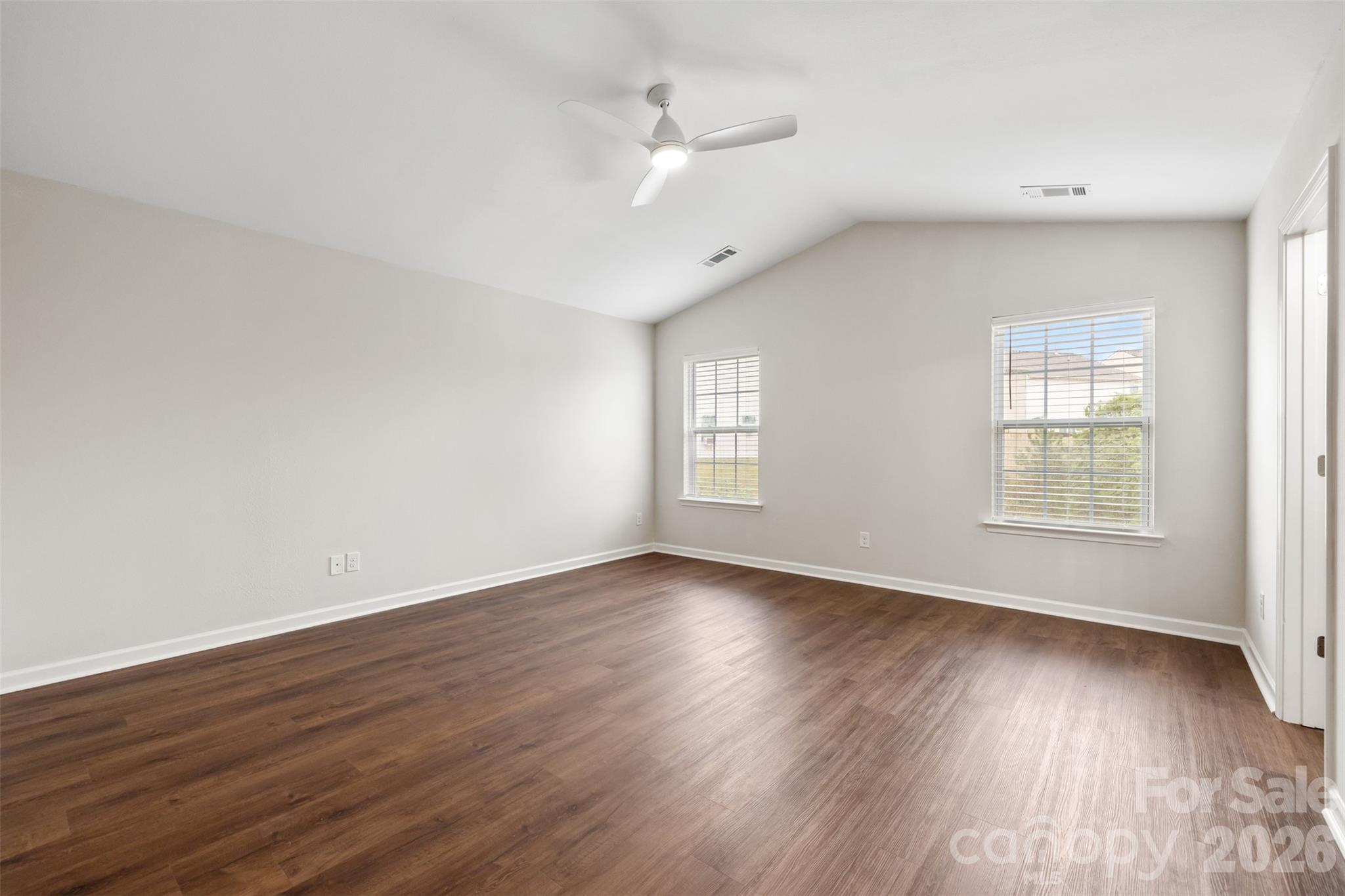 2824 Easton Knoll Drive Property Photo 13