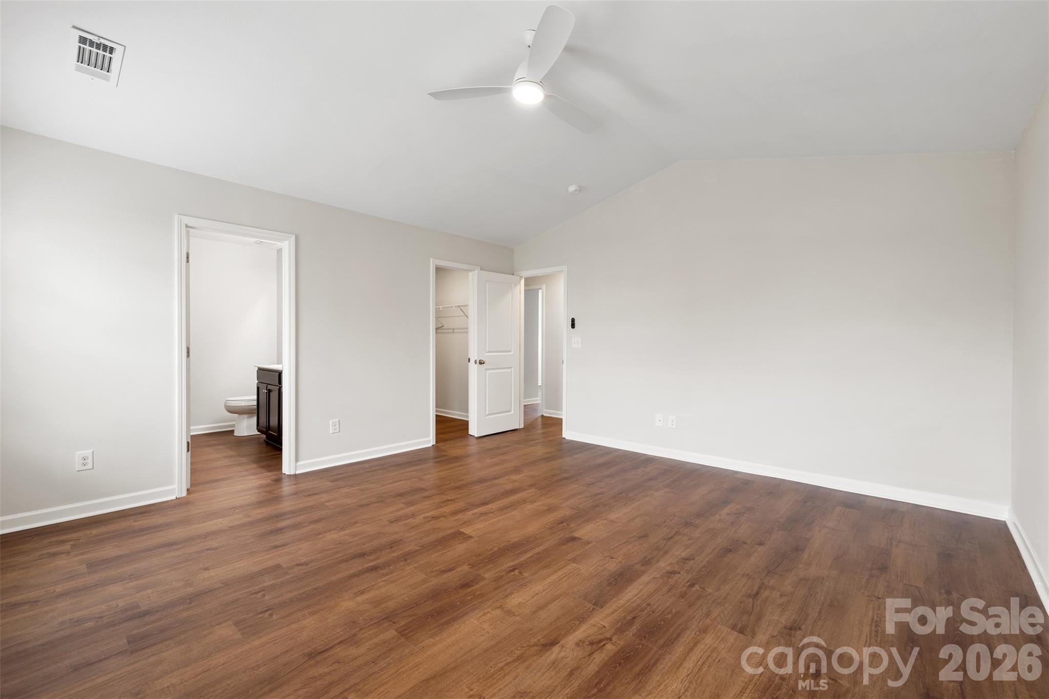 2824 Easton Knoll Drive Property Photo 15