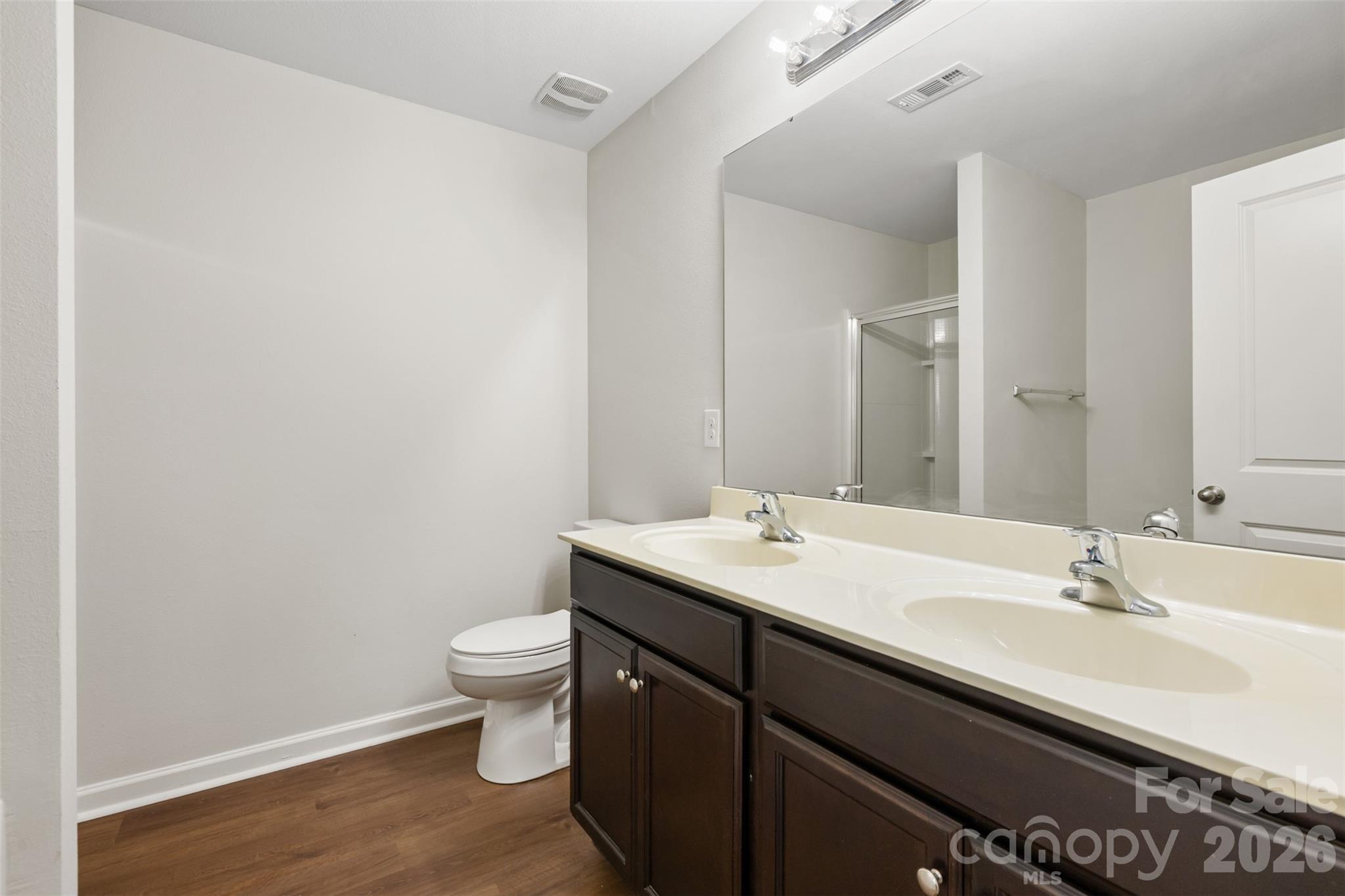2824 Easton Knoll Drive Property Photo 17
