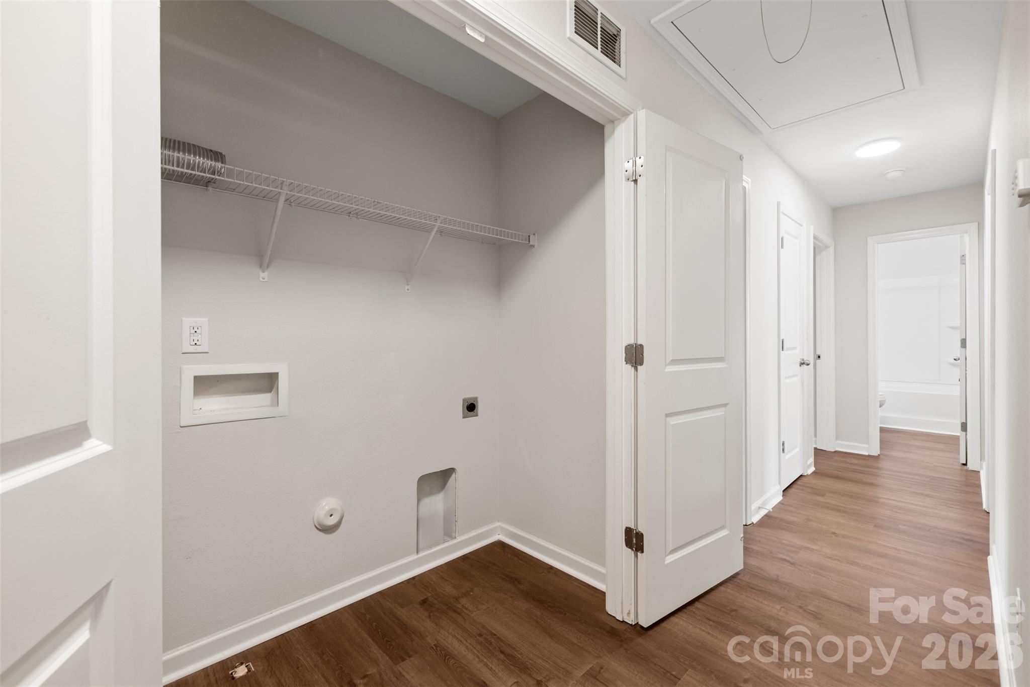 2824 Easton Knoll Drive Property Photo 24