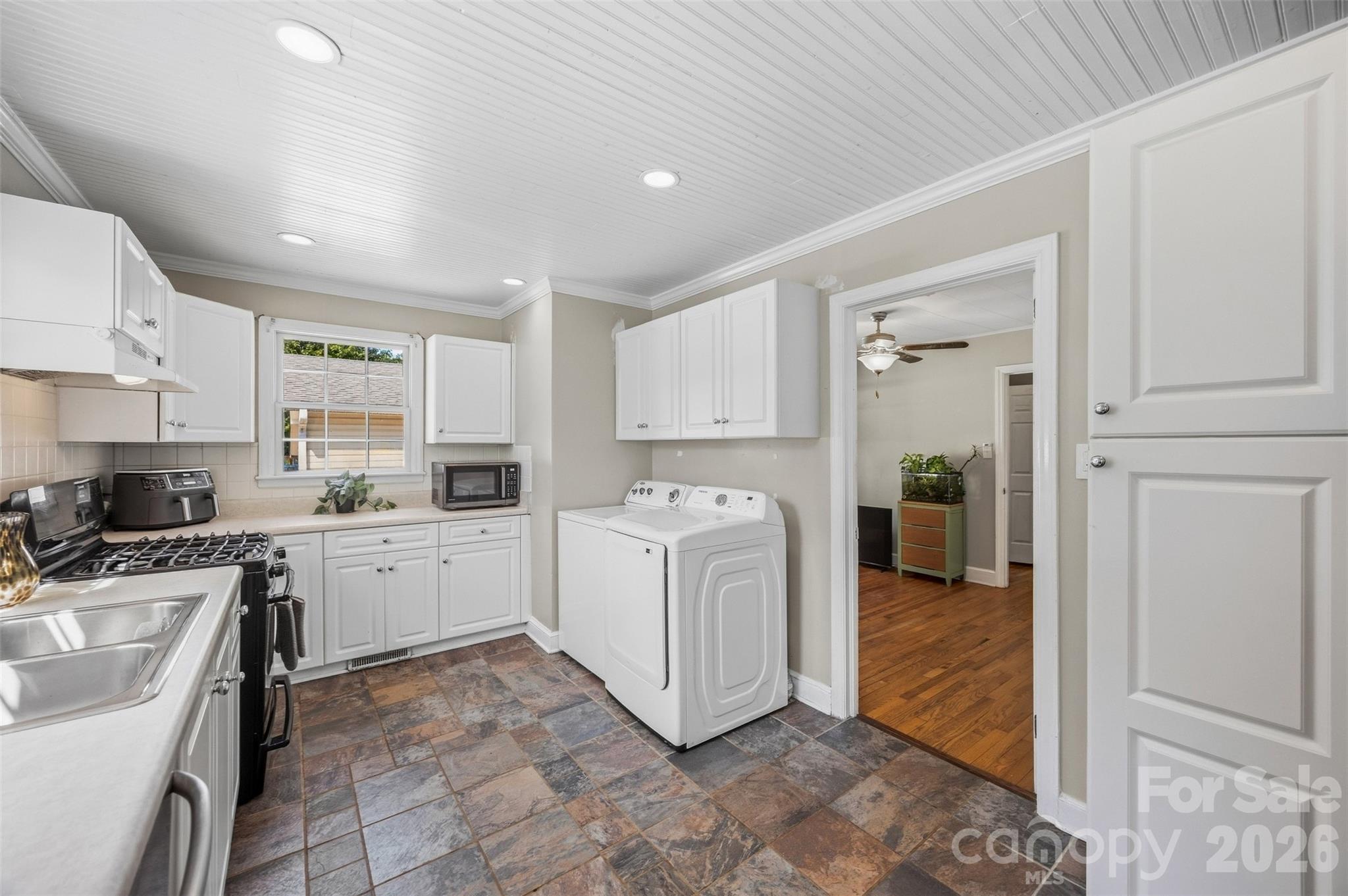 222 Wiley Avenue Property Photo 12